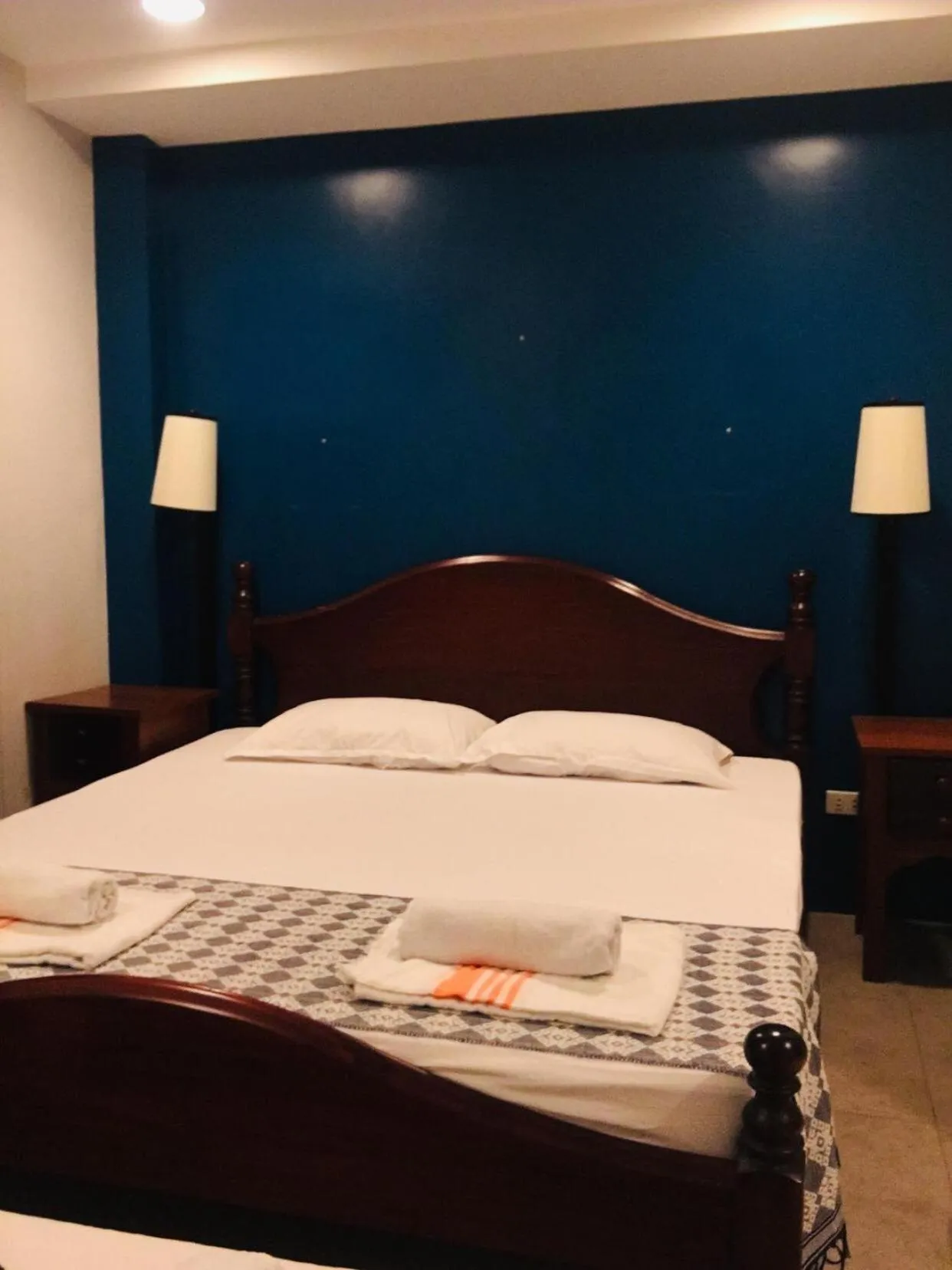 Bed in 2F Vivere Condo - Govantes Properties