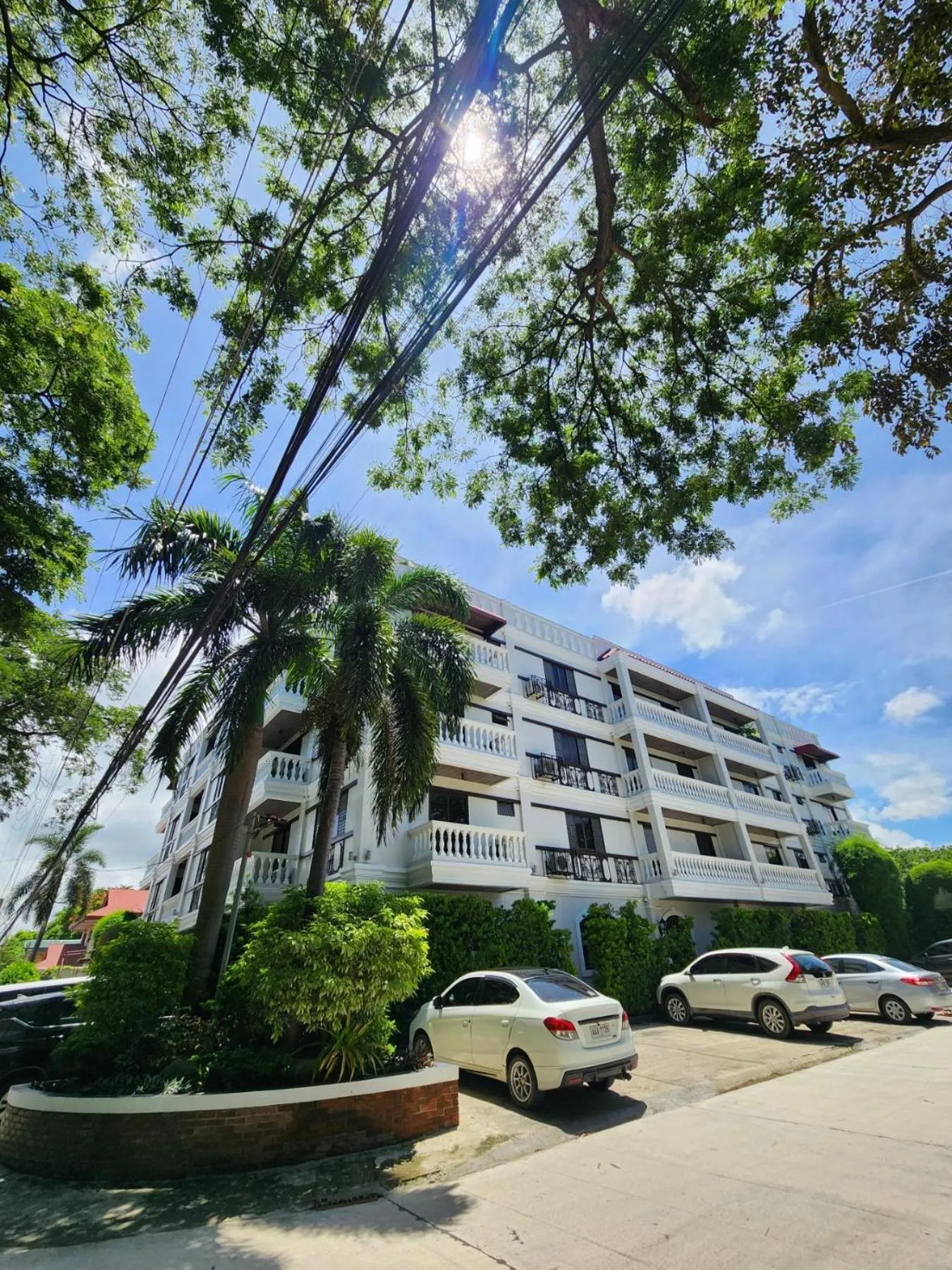 2F Vivere Condo - Govantes Properties