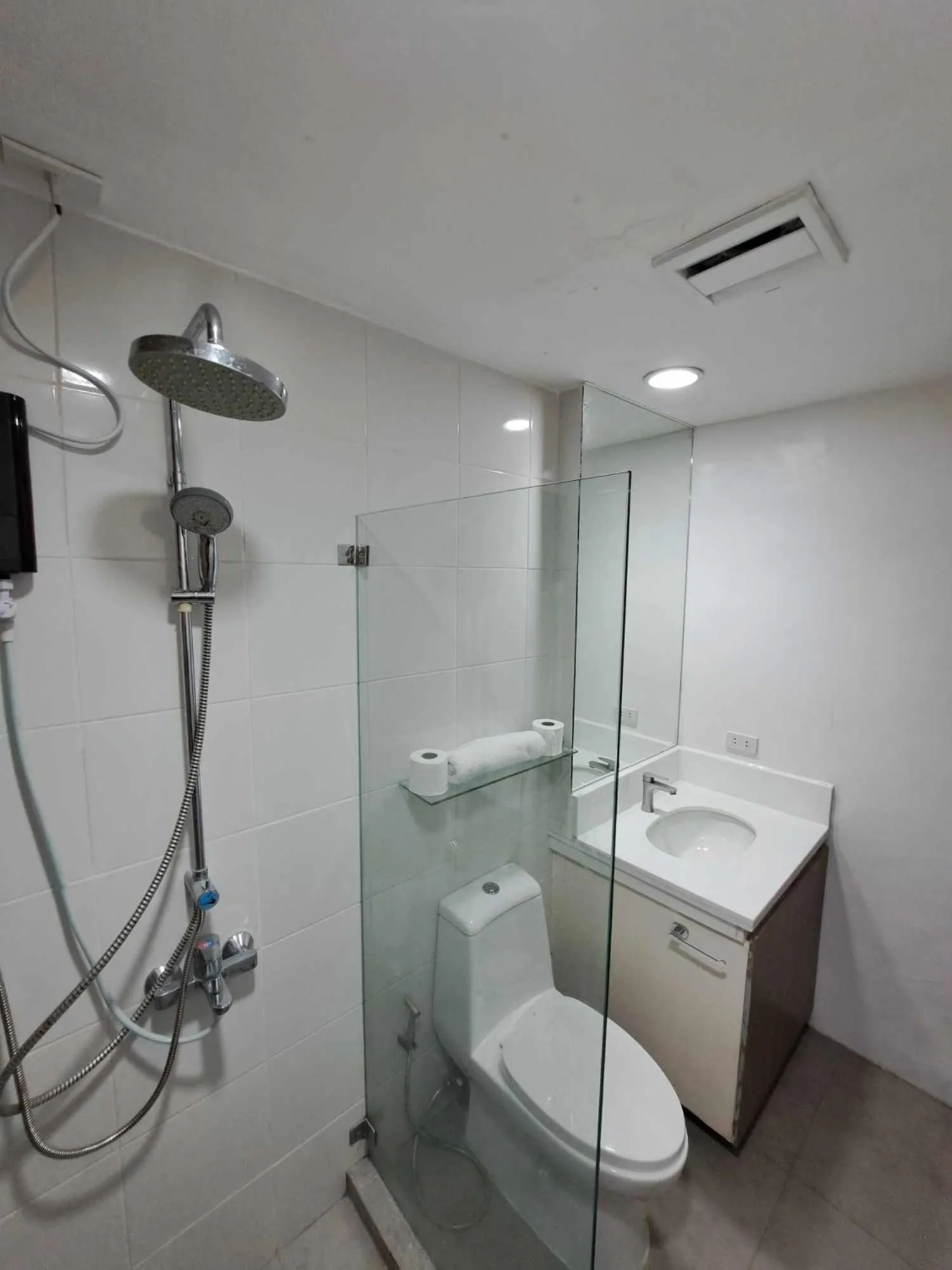 2F Vivere Condo - Govantes Properties