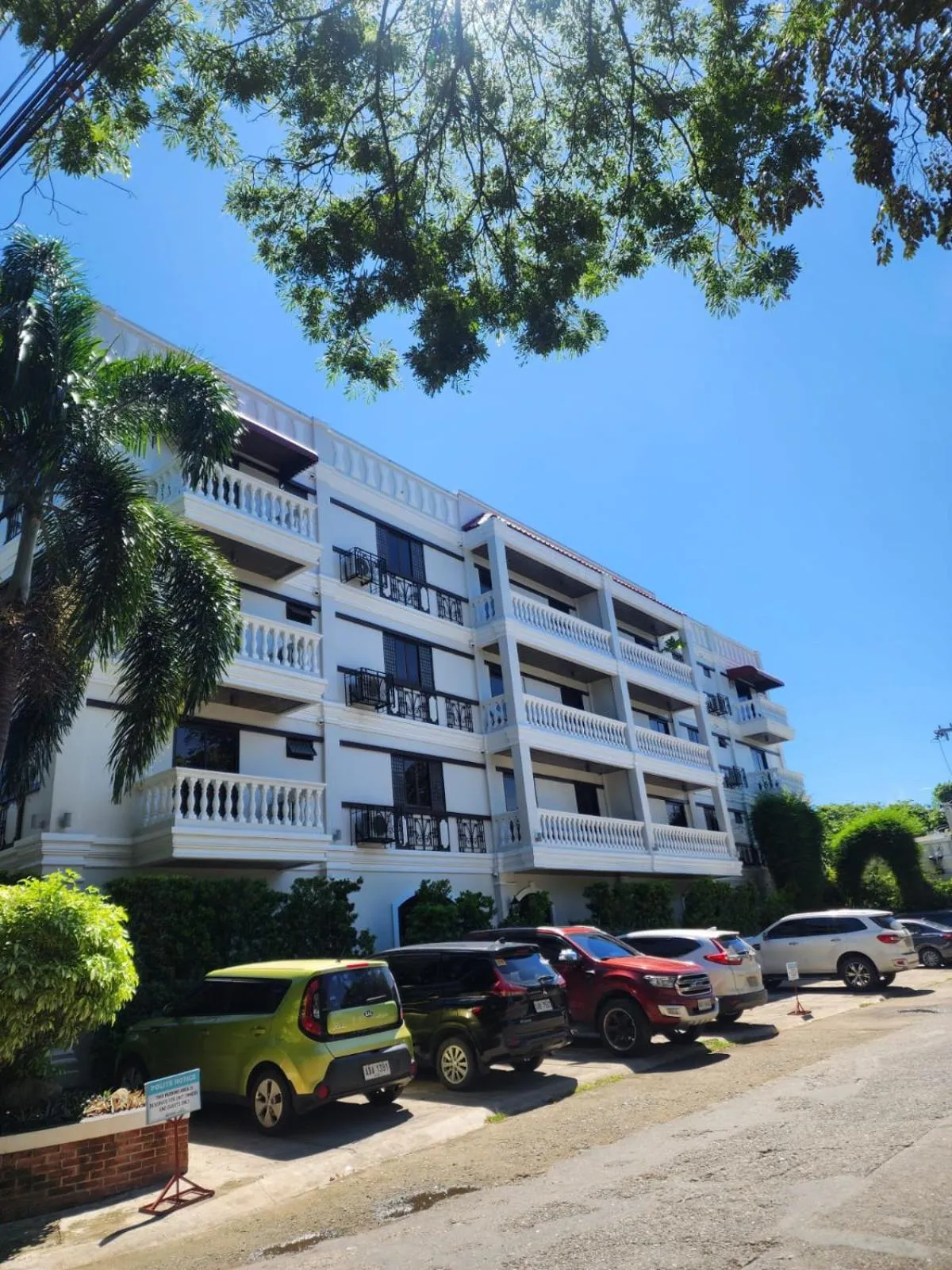 2F Vivere Condo - Govantes Properties