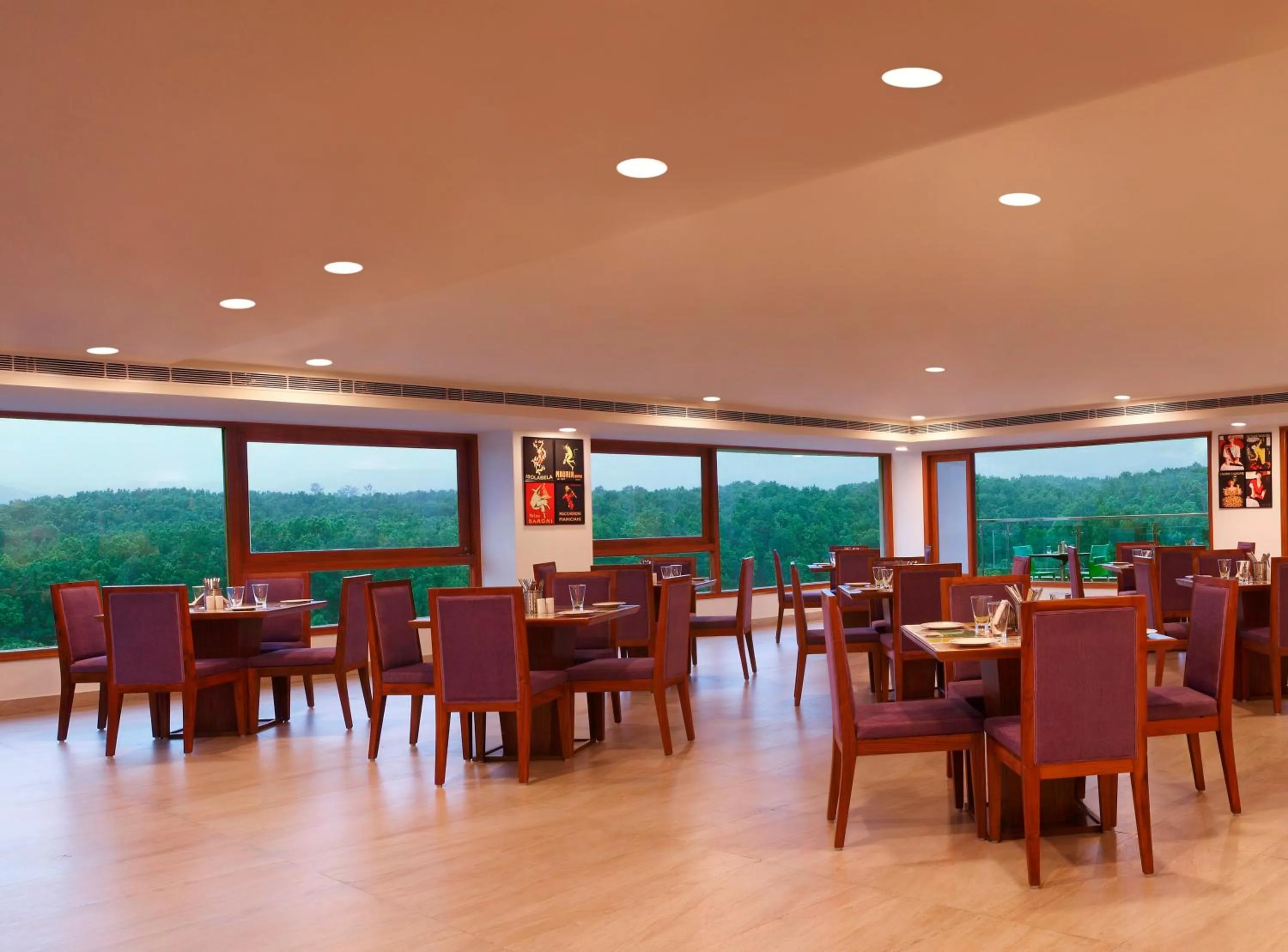Restaurant/places to eat in Lemon Tree Hotel, Dehradun