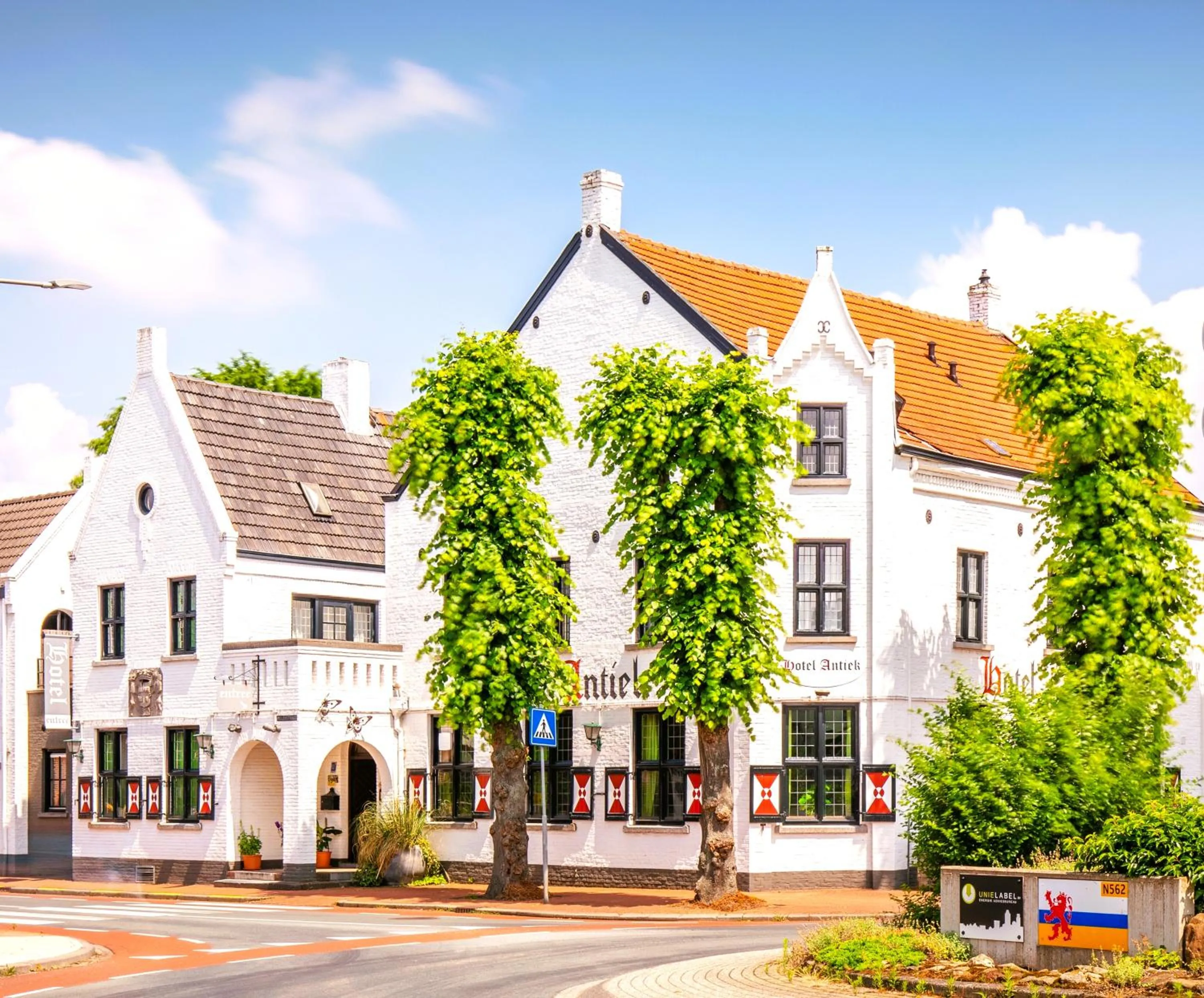 Property building in Hotel Nieuw Antiek