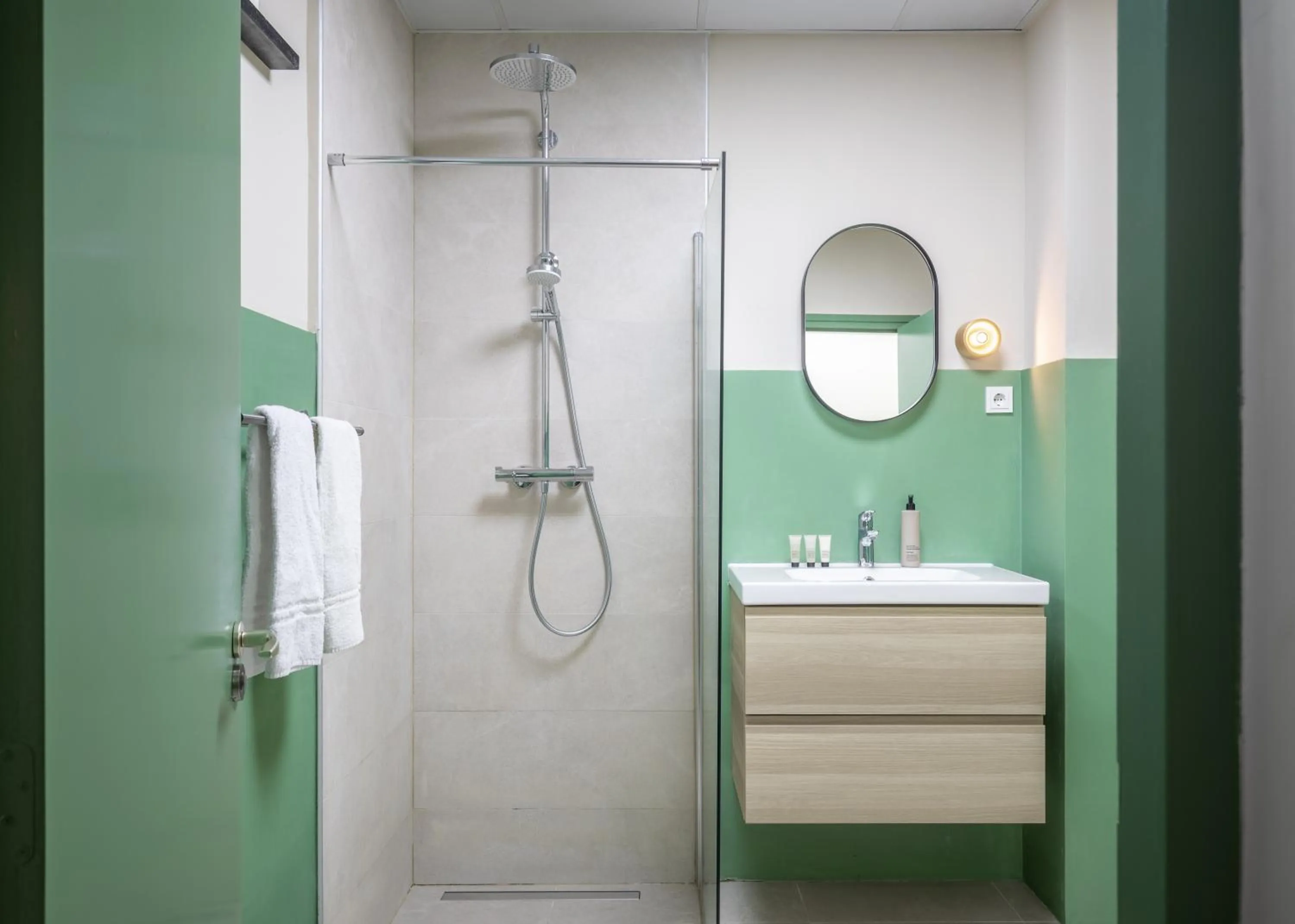 Bathroom in Hotel Nieuw Antiek