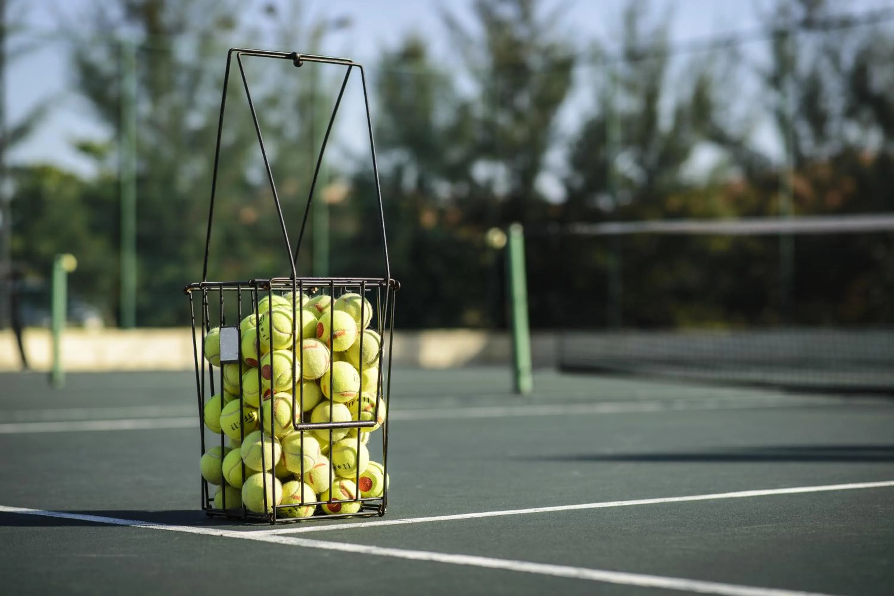 Tennis court in Montebelo Indy Maputo Congress Hotel