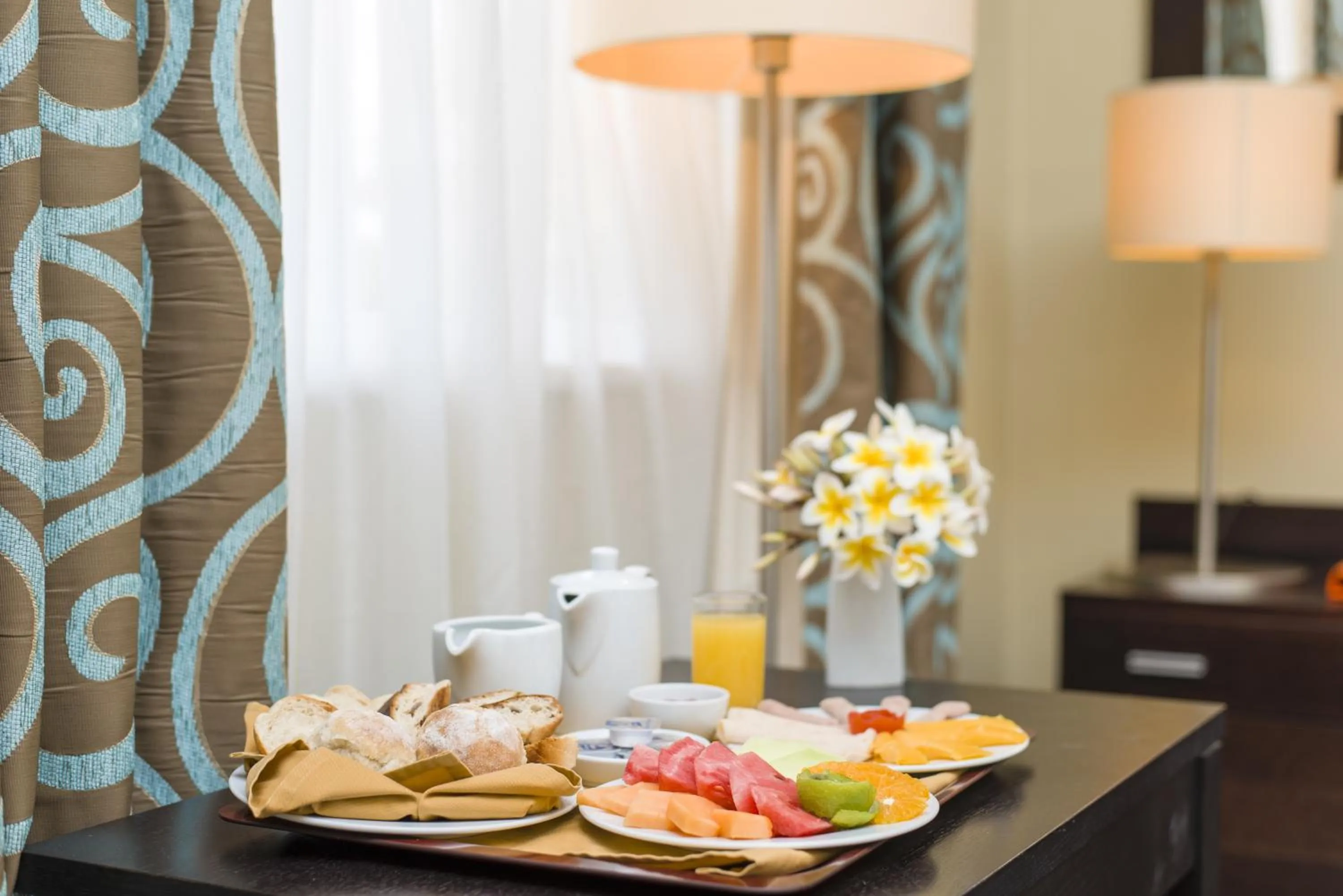 Seating area in Montebelo Indy Maputo Congress Hotel