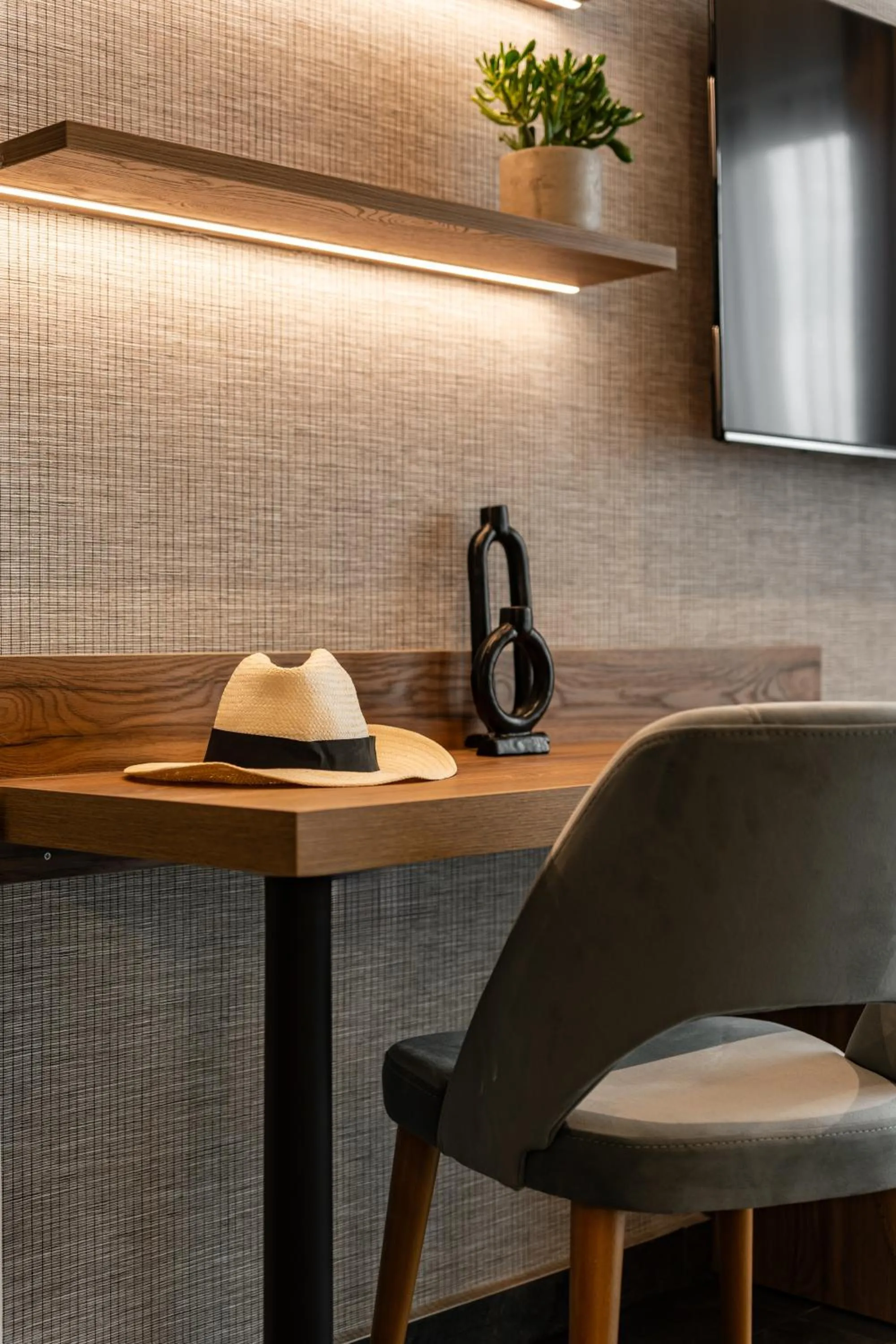 hair dresser in Omikron Luxury Residences by Semavί