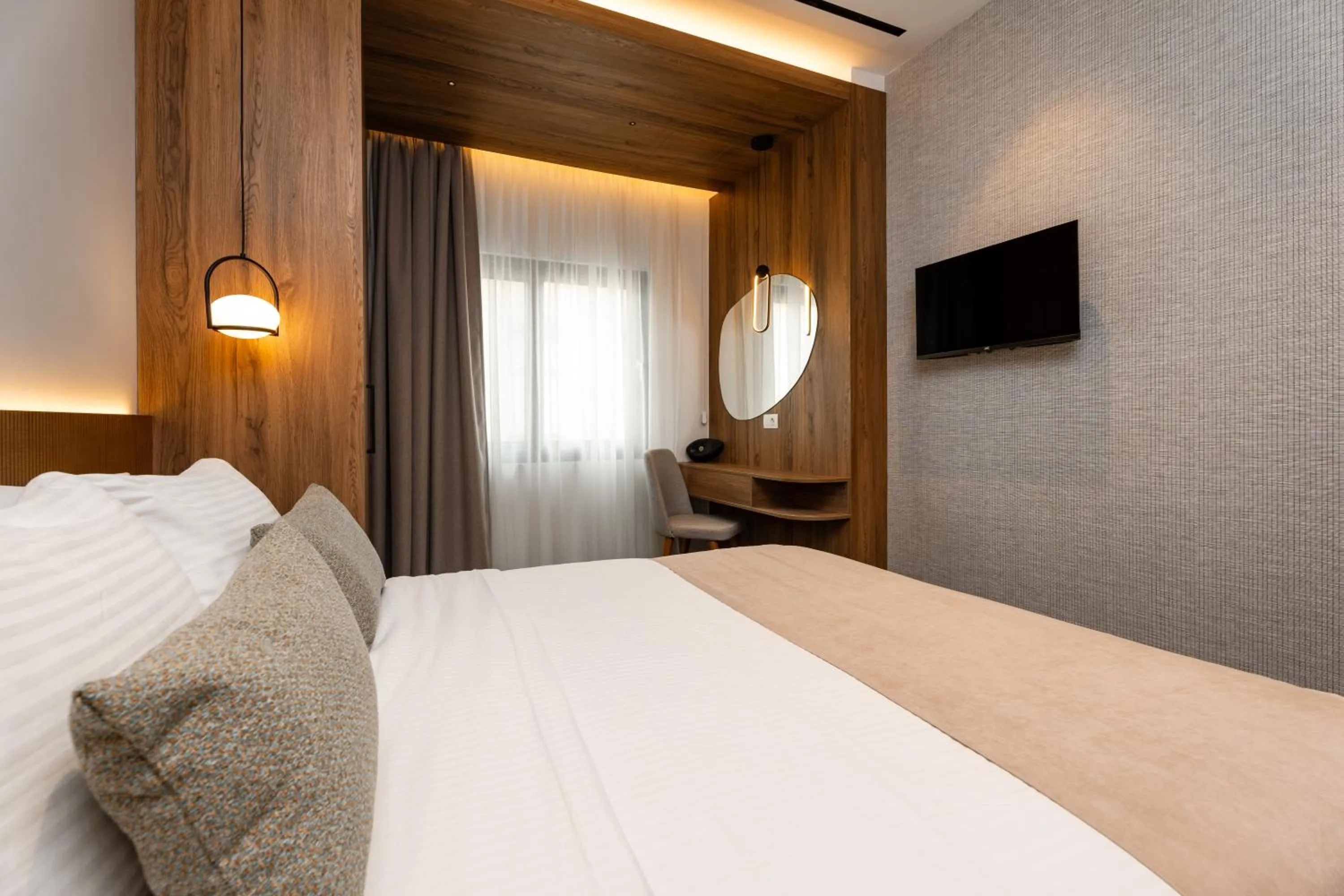 Bedroom, Bed in Omikron Luxury Residences by Semavί