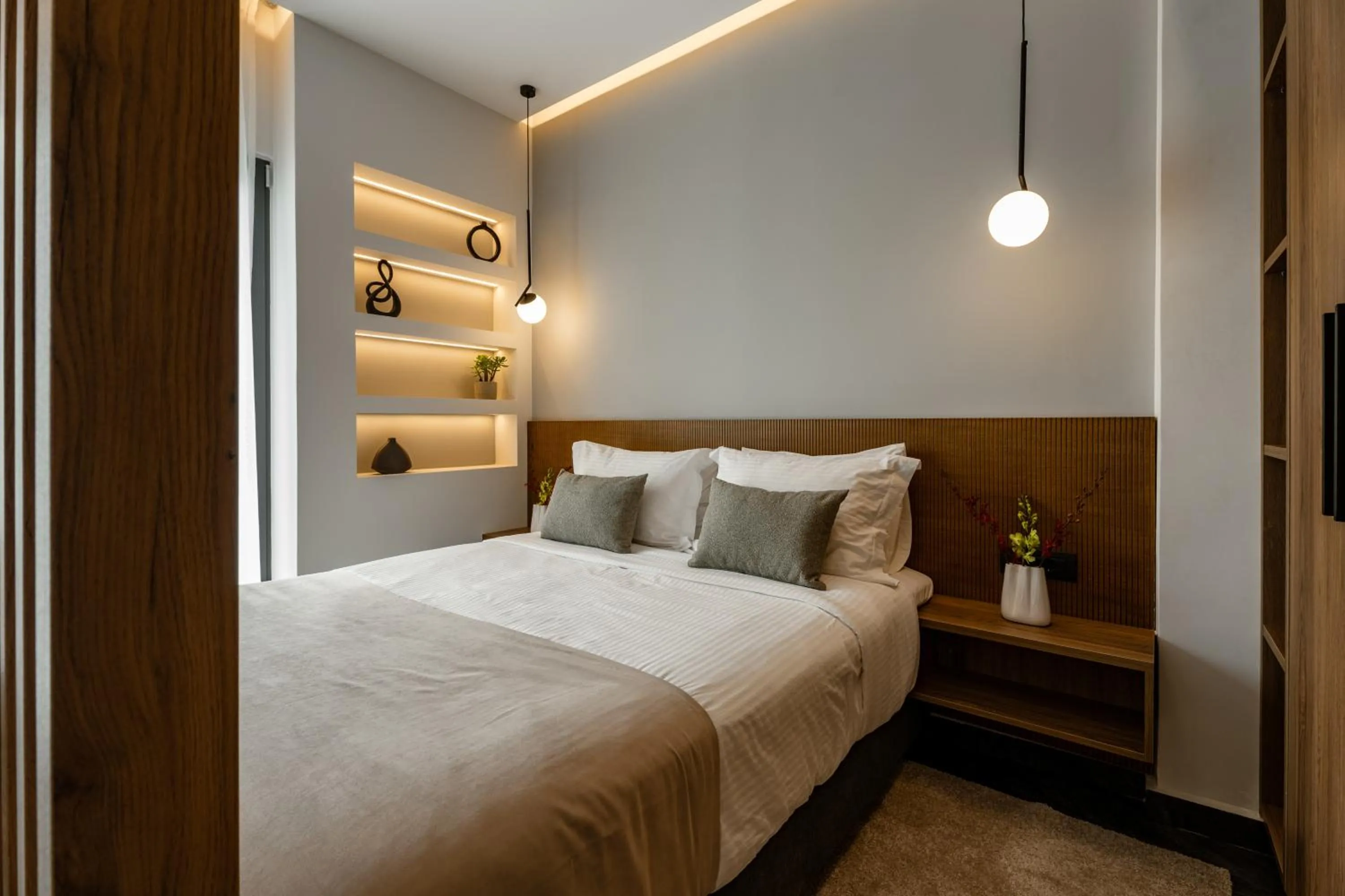 Bed in Omikron Luxury Residences by Semavί