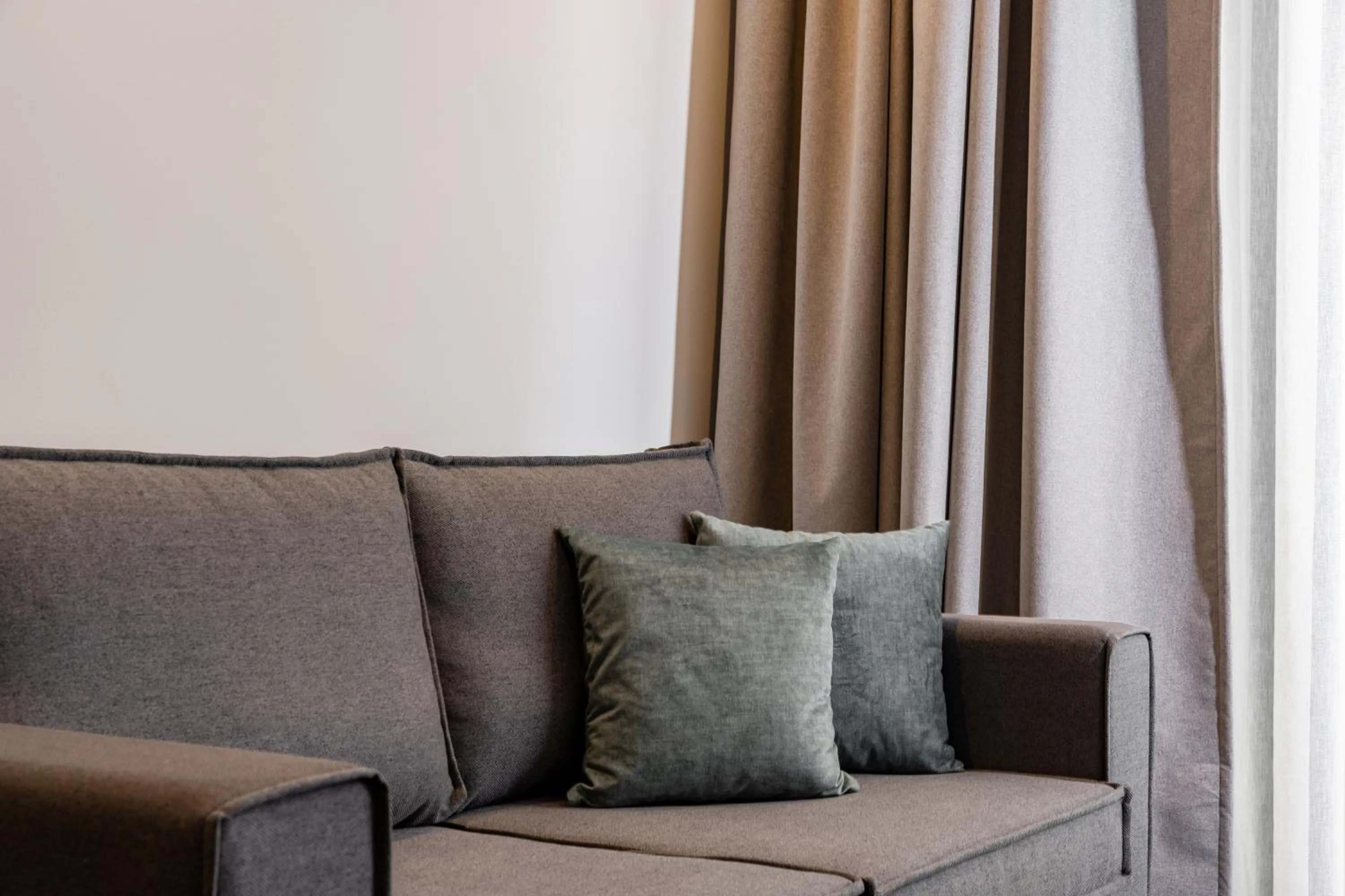 Living room in Omikron Luxury Residences by Semavί