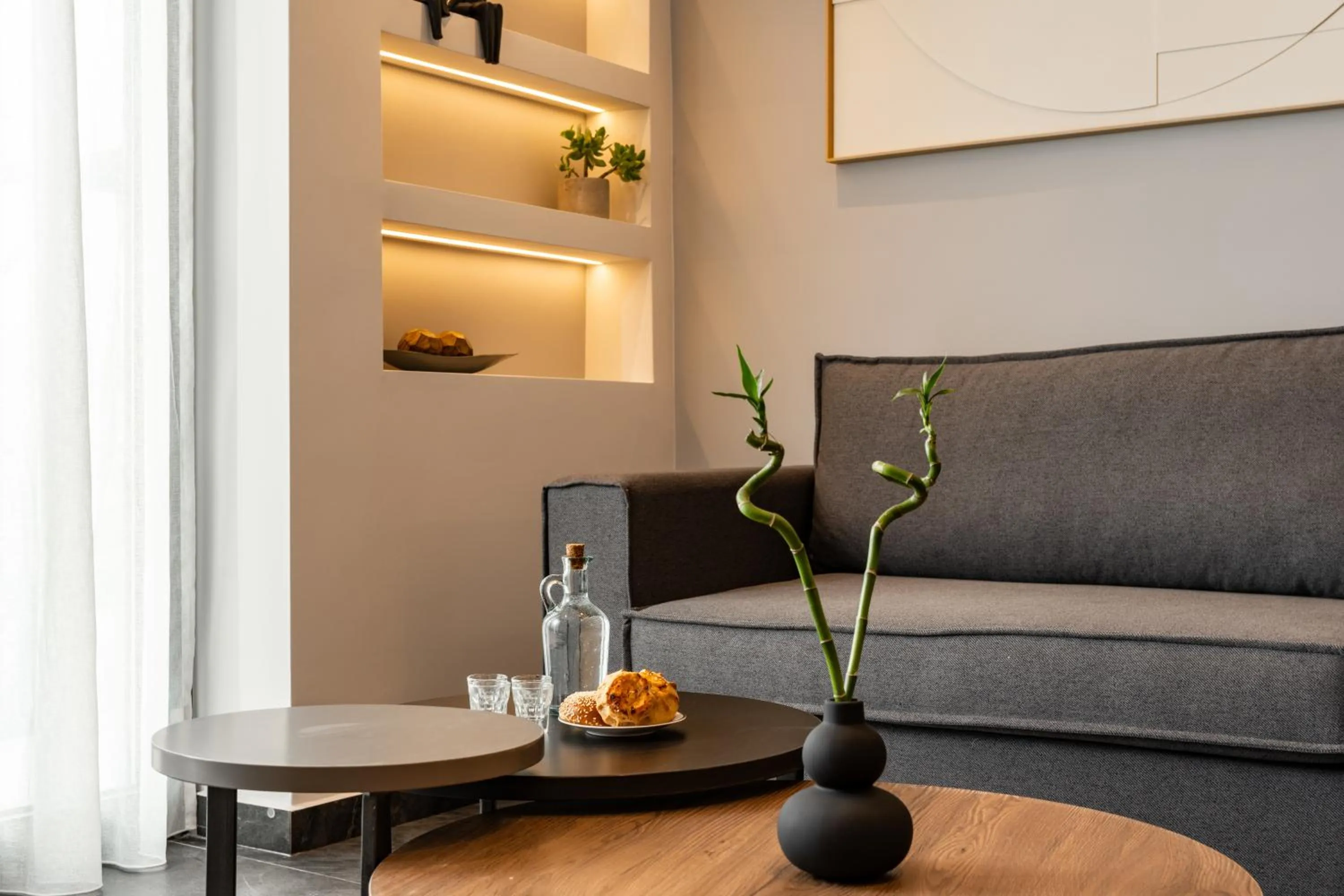 Living room in Omikron Luxury Residences by Semavί