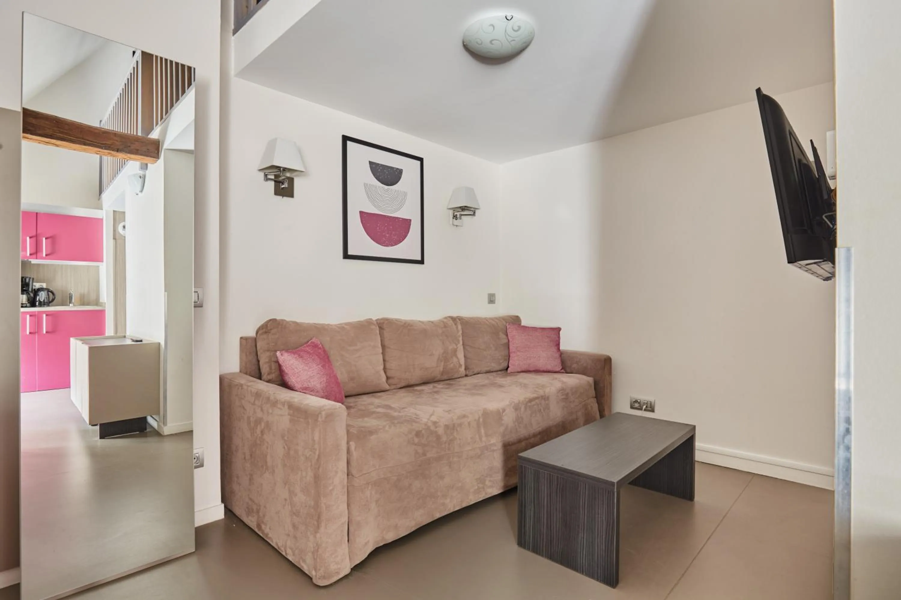 Seating area in Appart'hôtel Odalys City - Dijon Centre Les Cordeliers