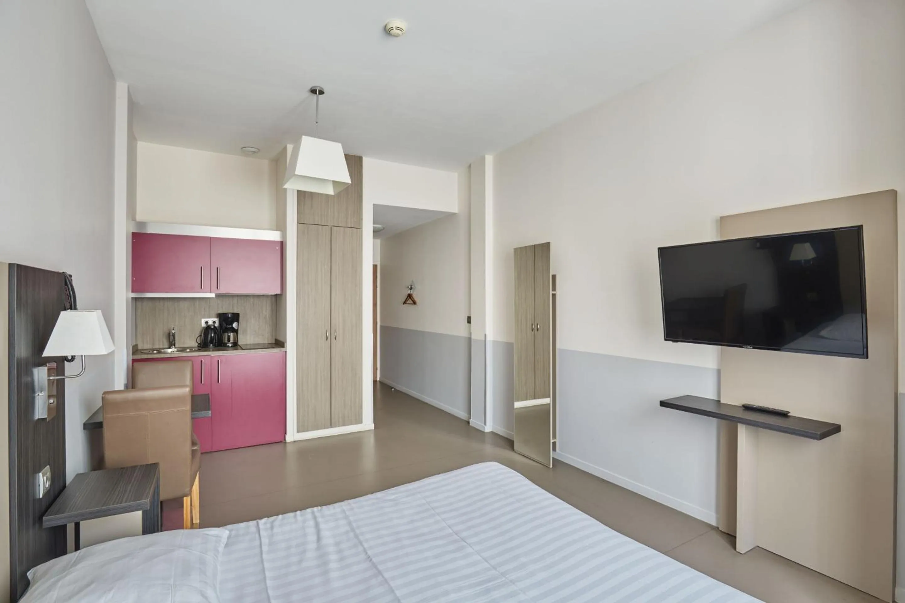 TV and multimedia, Bed in Appart'hôtel Odalys City - Dijon Centre Les Cordeliers