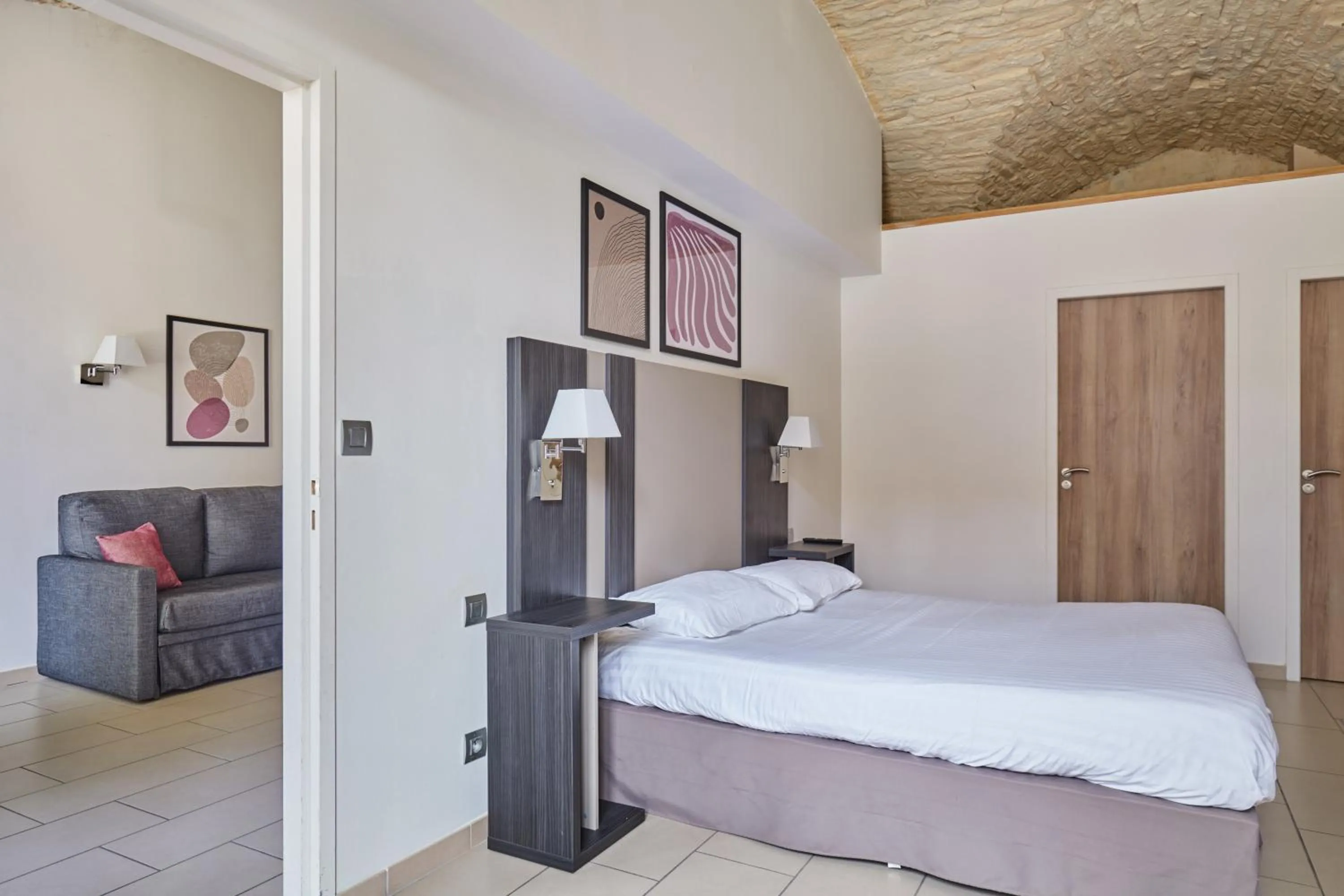 Bedroom, Bed in Appart'hôtel Odalys City - Dijon Centre Les Cordeliers