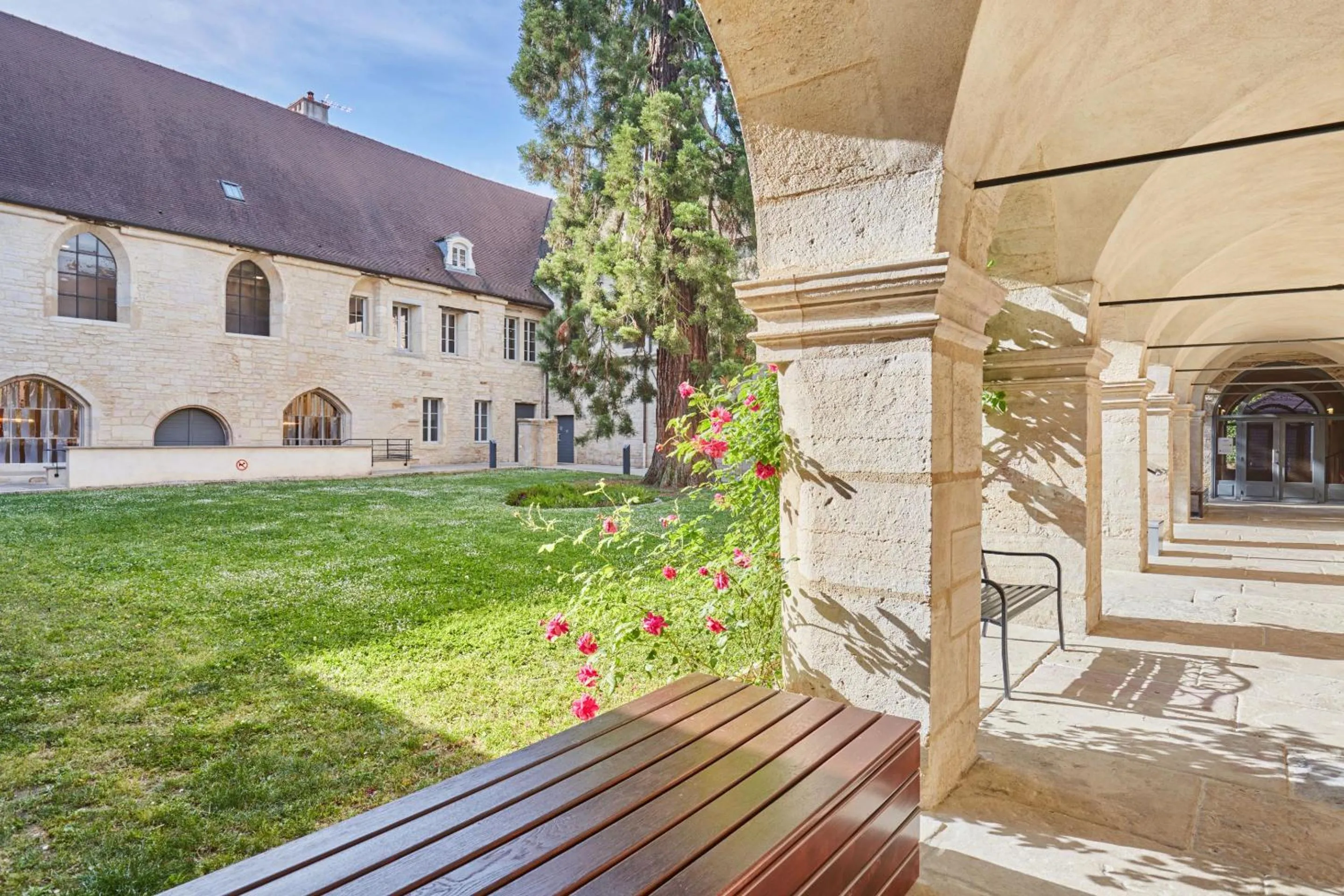 Property building in Appart'hôtel Odalys City - Dijon Centre Les Cordeliers