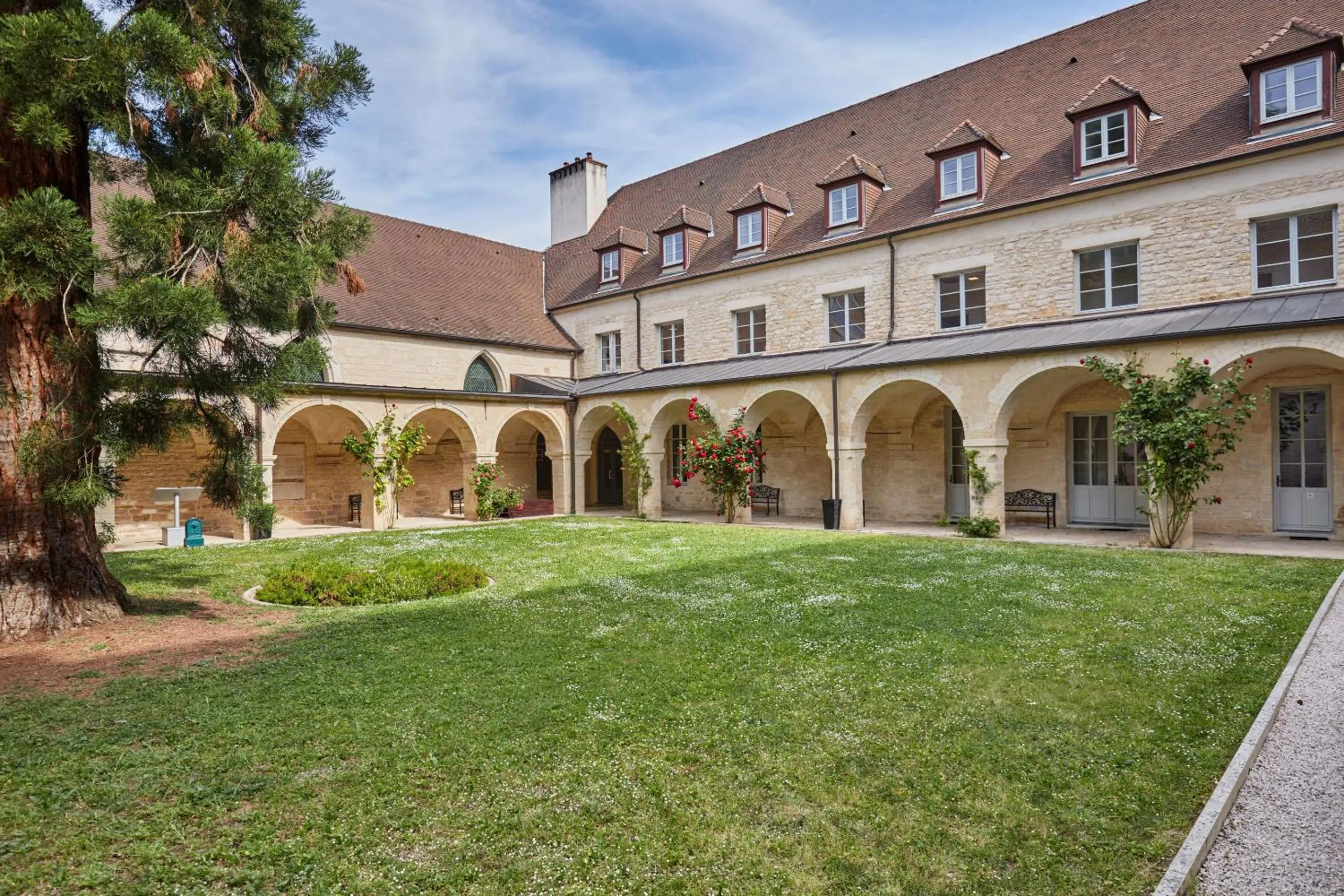Property building in Appart'hôtel Odalys City - Dijon Centre Les Cordeliers