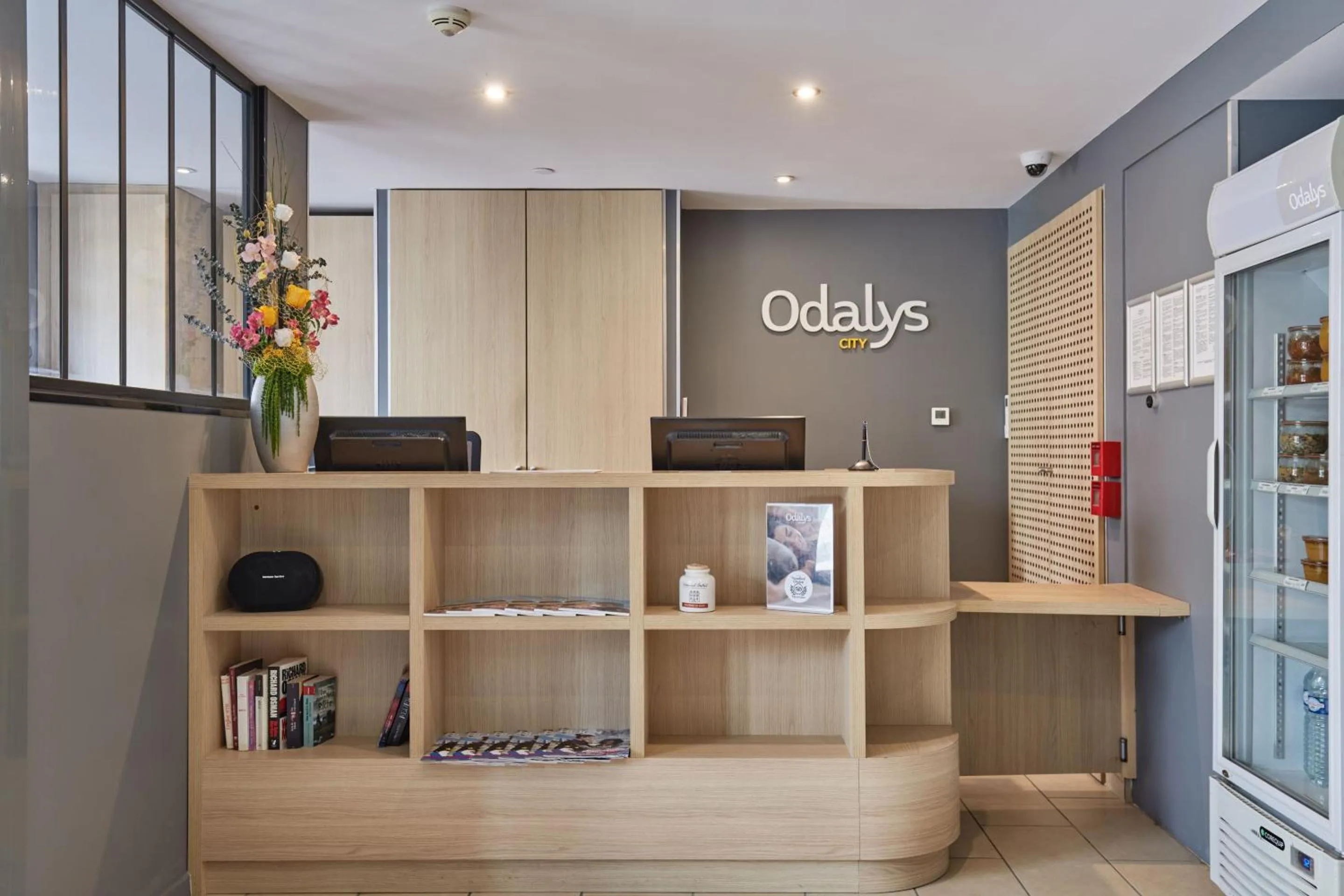 Lobby or reception in Appart'hôtel Odalys City - Dijon Centre Les Cordeliers
