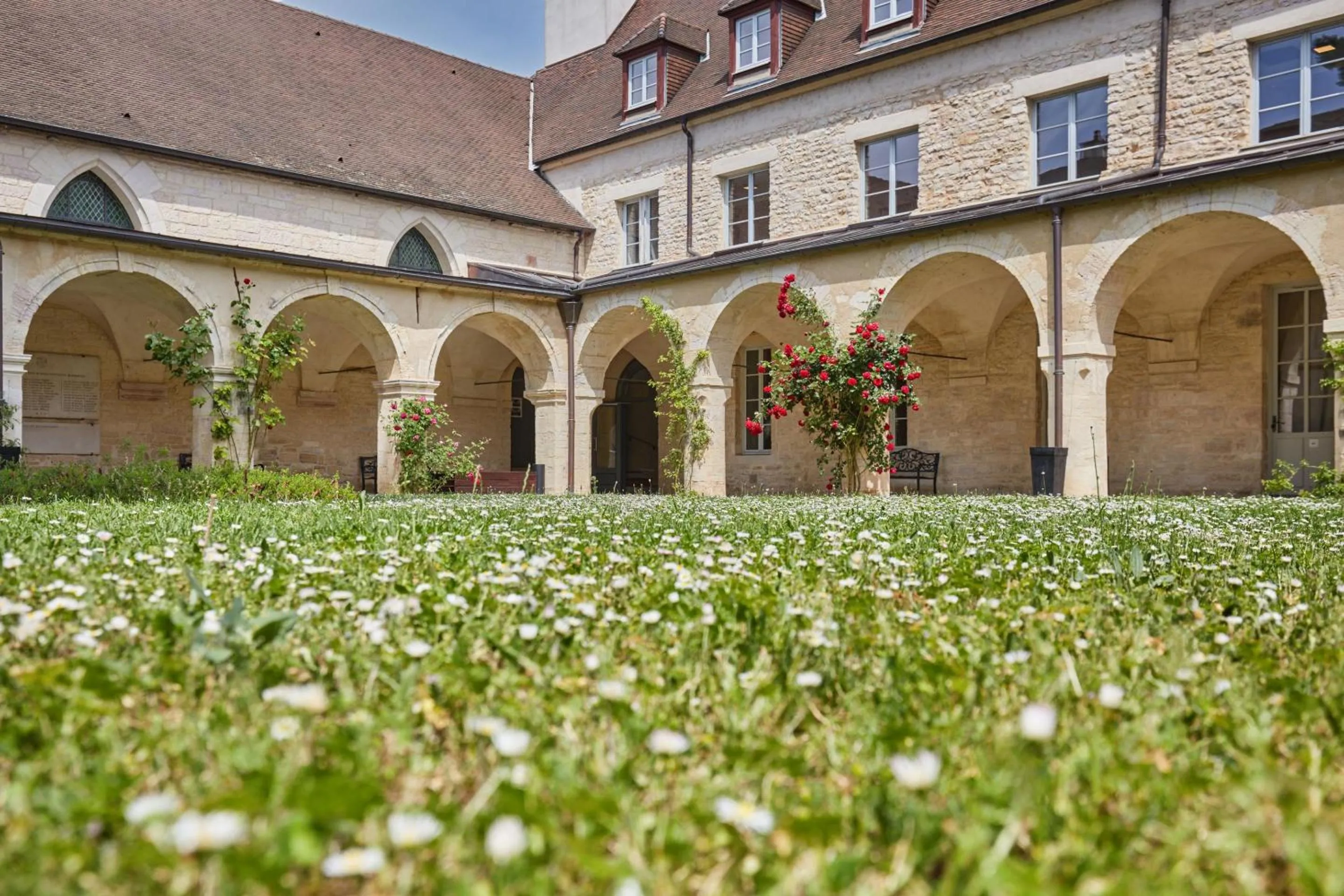 Property building in Appart'hôtel Odalys City - Dijon Centre Les Cordeliers