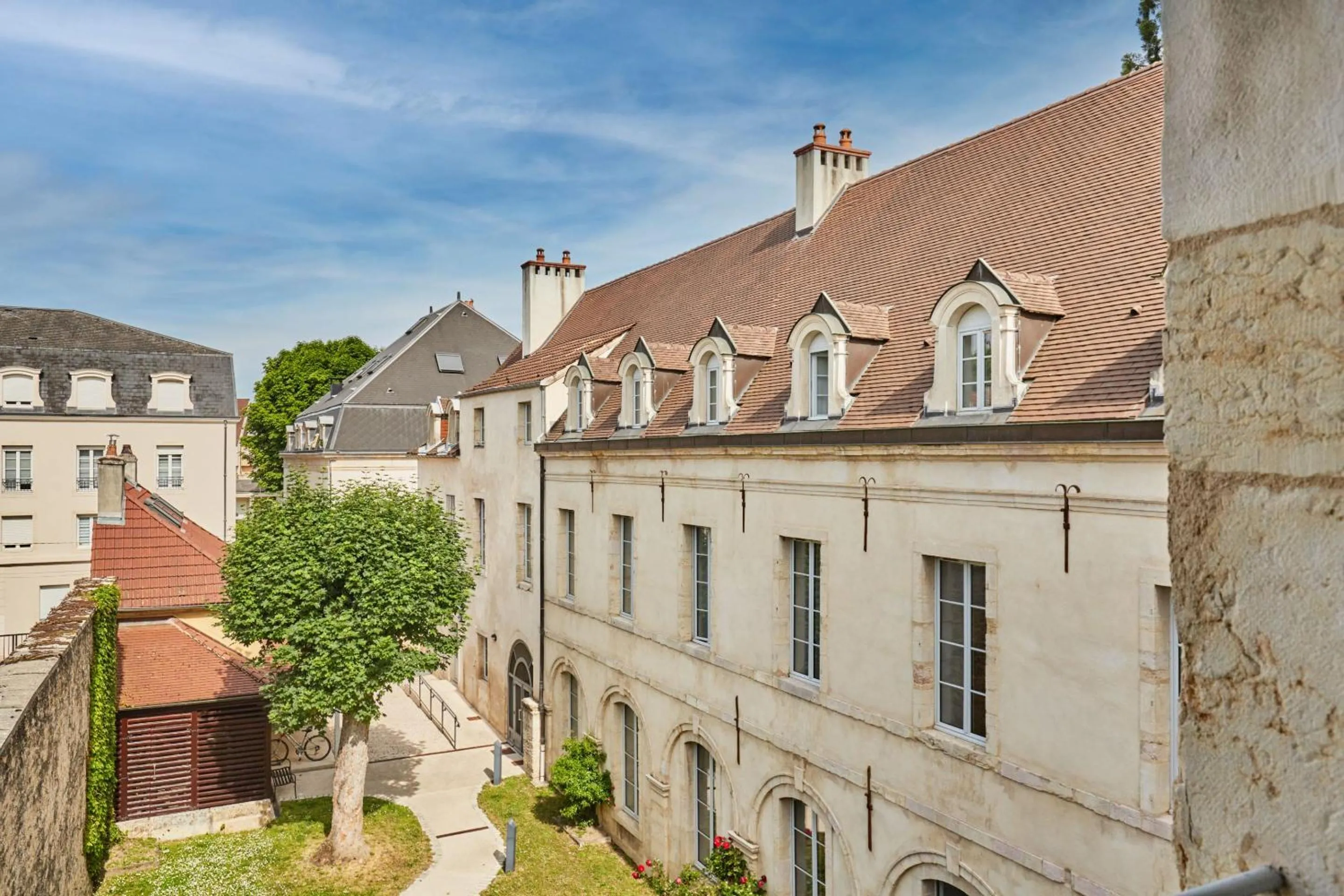 Neighbourhood in Appart'hôtel Odalys City - Dijon Centre Les Cordeliers