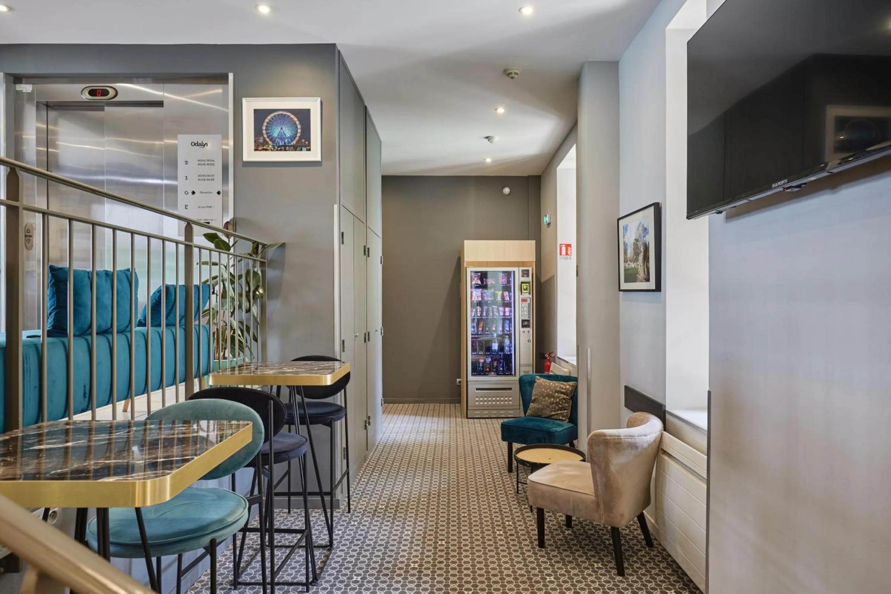 Lobby or reception in Appart'hôtel Odalys City - Dijon Centre Les Cordeliers