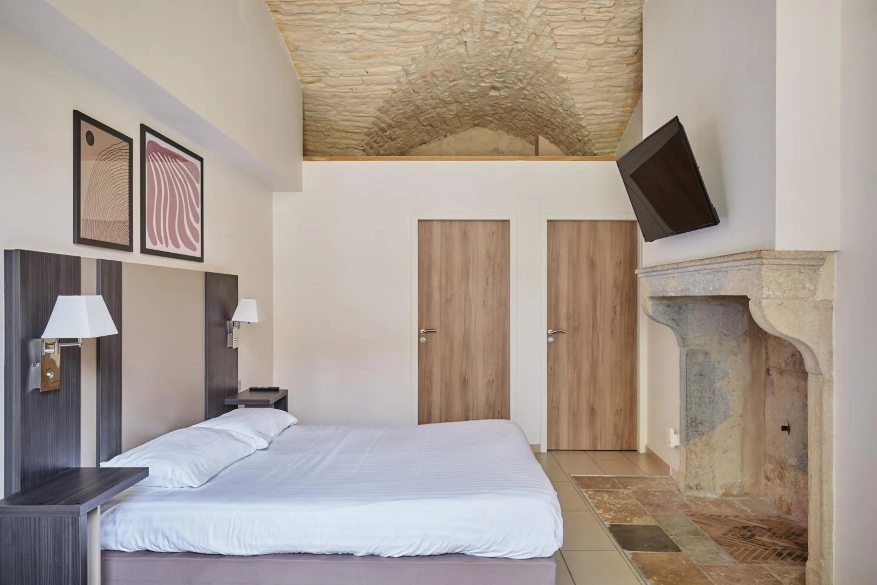 Bedroom, Bed in Appart'hôtel Odalys City - Dijon Centre Les Cordeliers