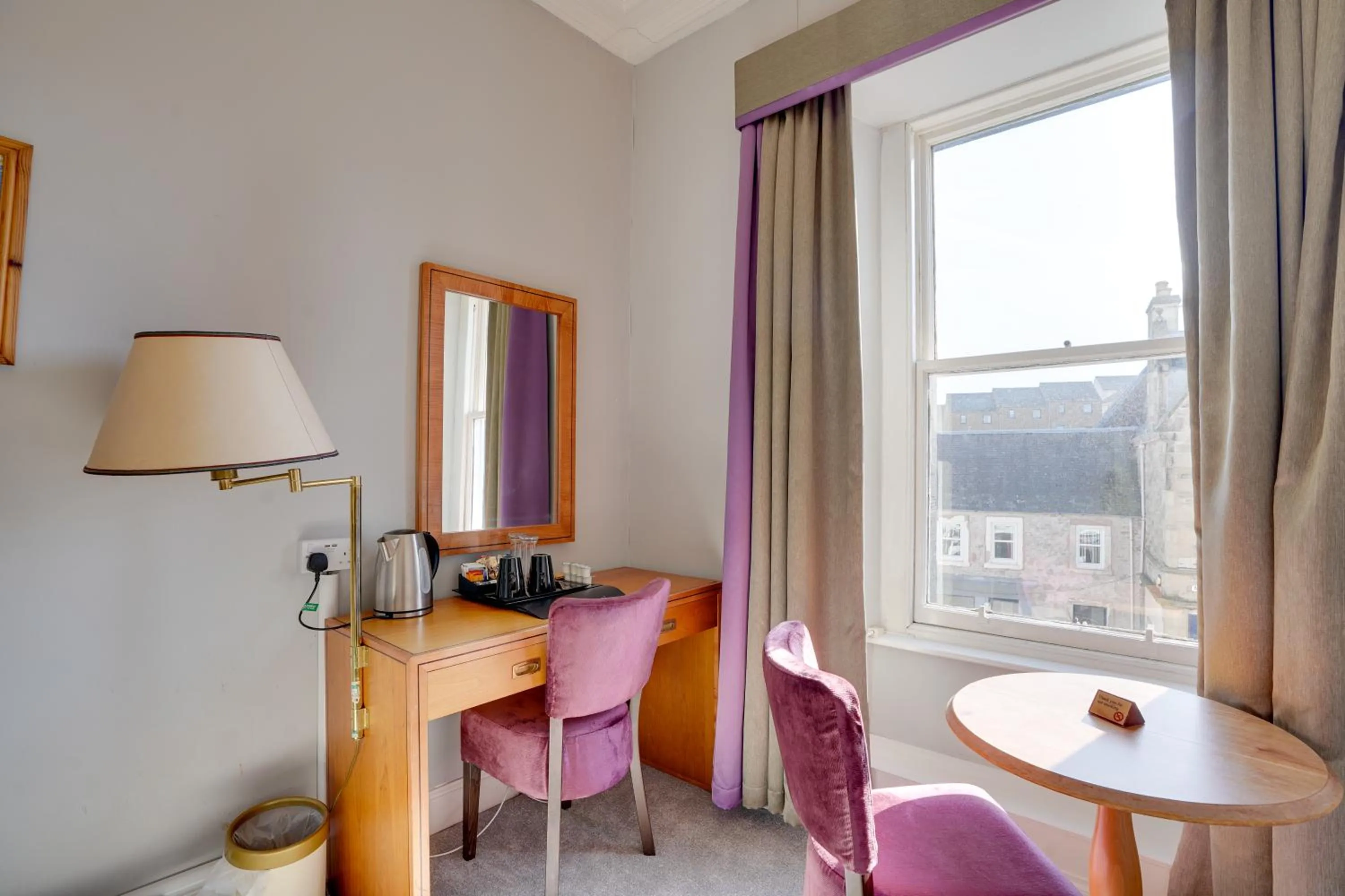 Seating area in The County Hotel - Self Check-In, Ultra Fast WI-FI, Free Parking, Central Location