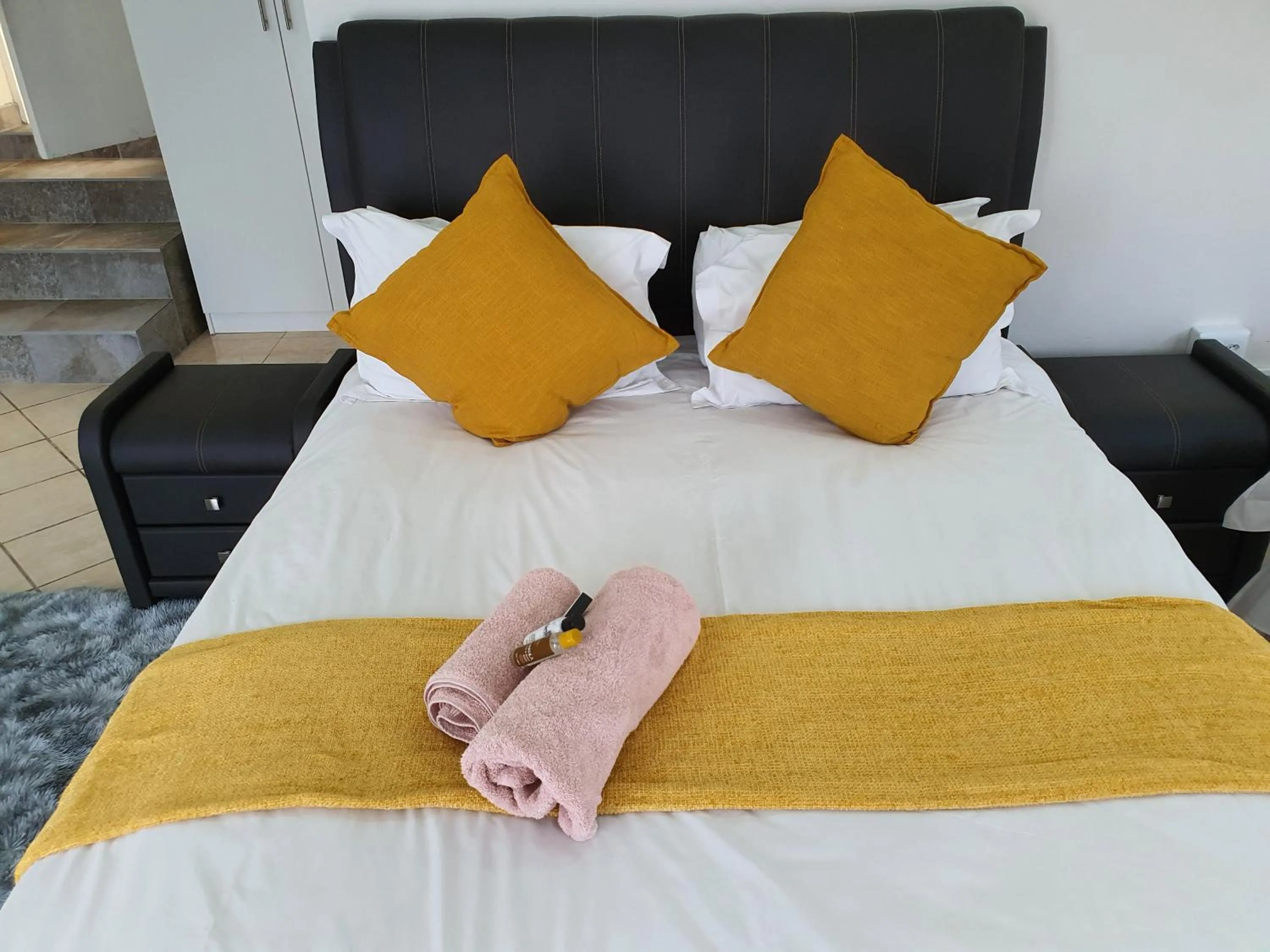 Bed in Sunnyridge Lodge