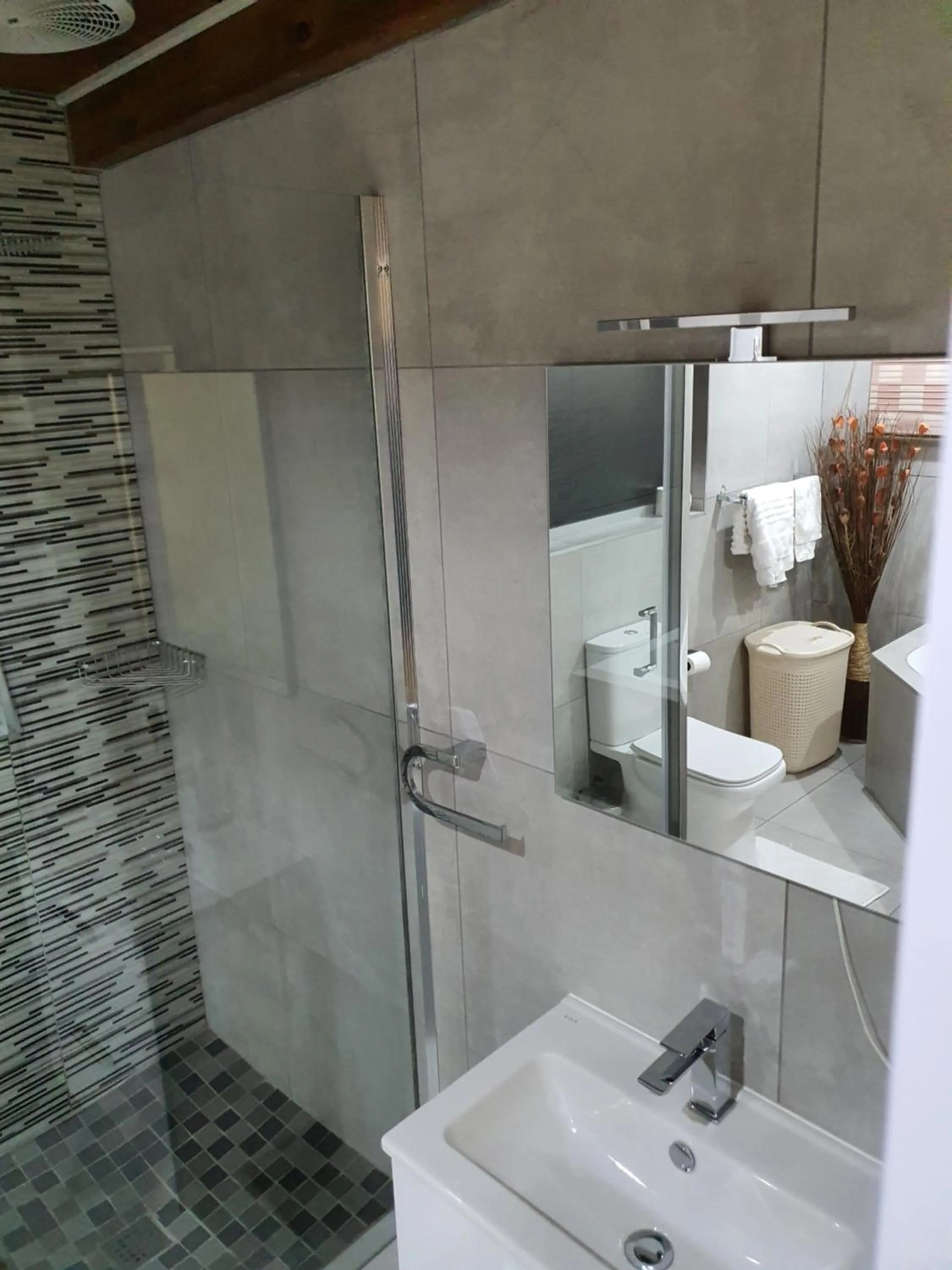 Bathroom in Sunnyridge Lodge