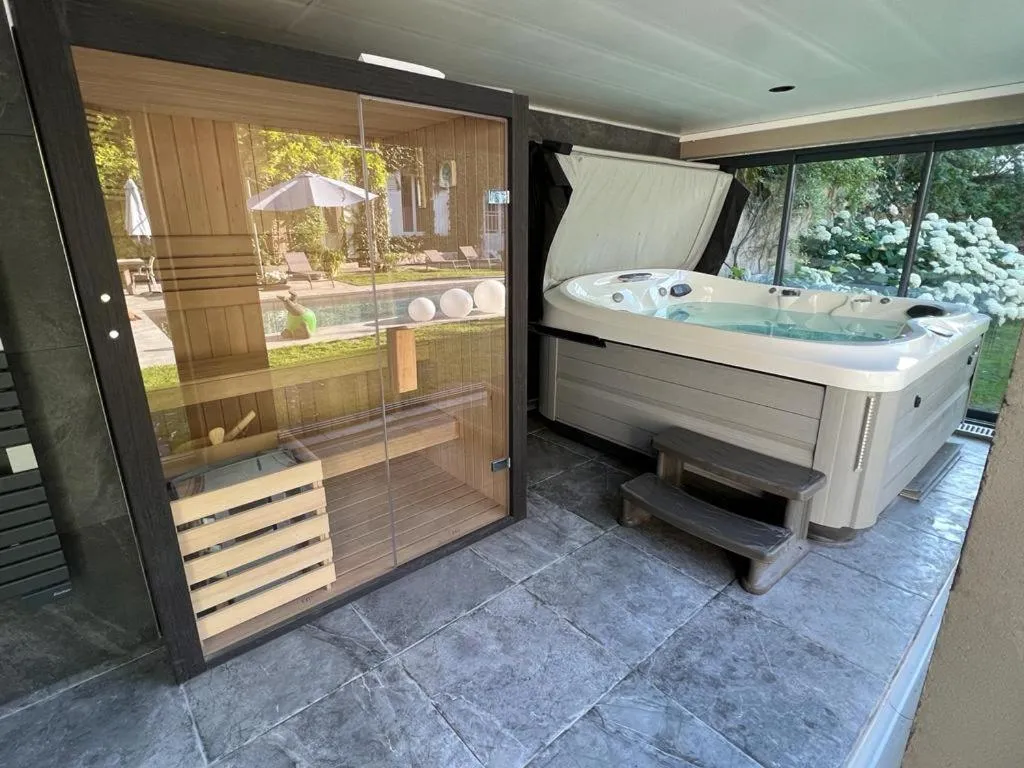 Spa and wellness centre/facilities in Demeure Les Aiglons, Chambres d'hôtes & Spa