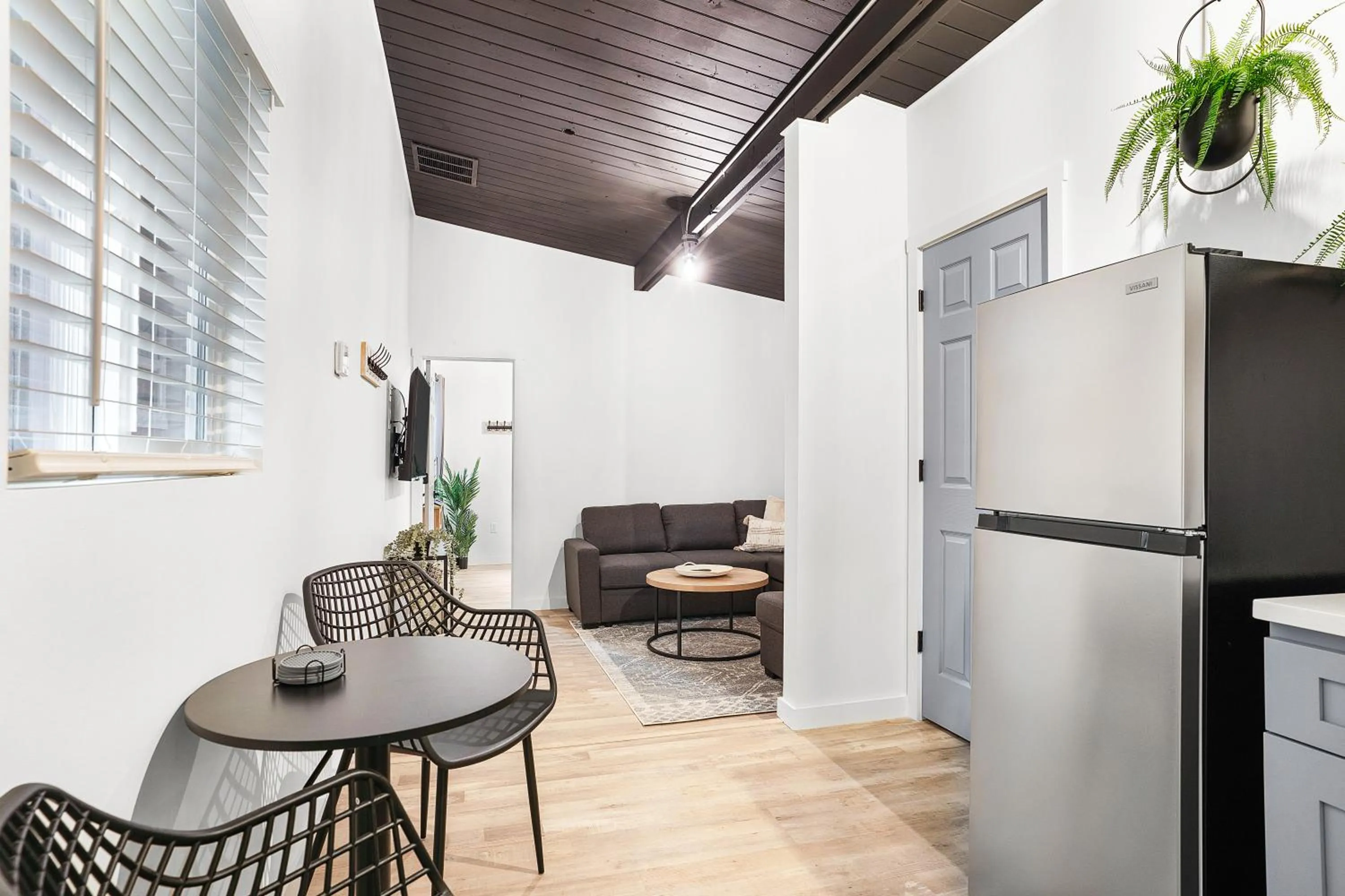 Living room in South Bay Inn