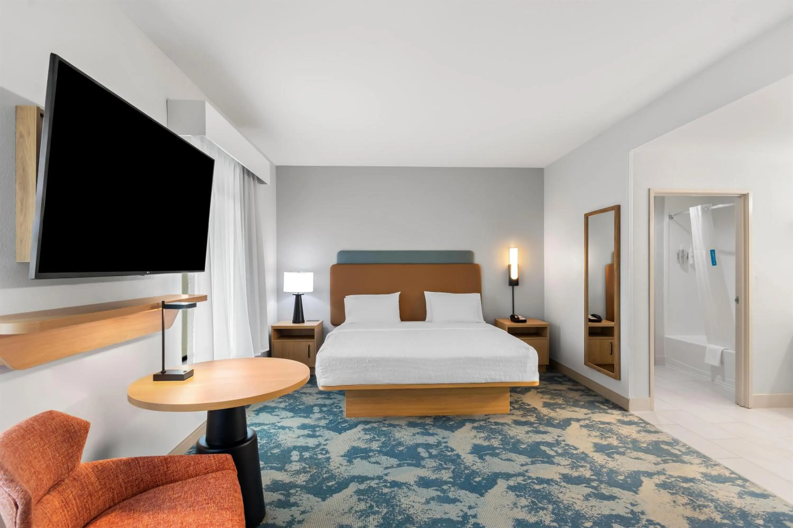 Bed in Hampton Inn & Suites Pensacola/I-10 Pine Forest Road