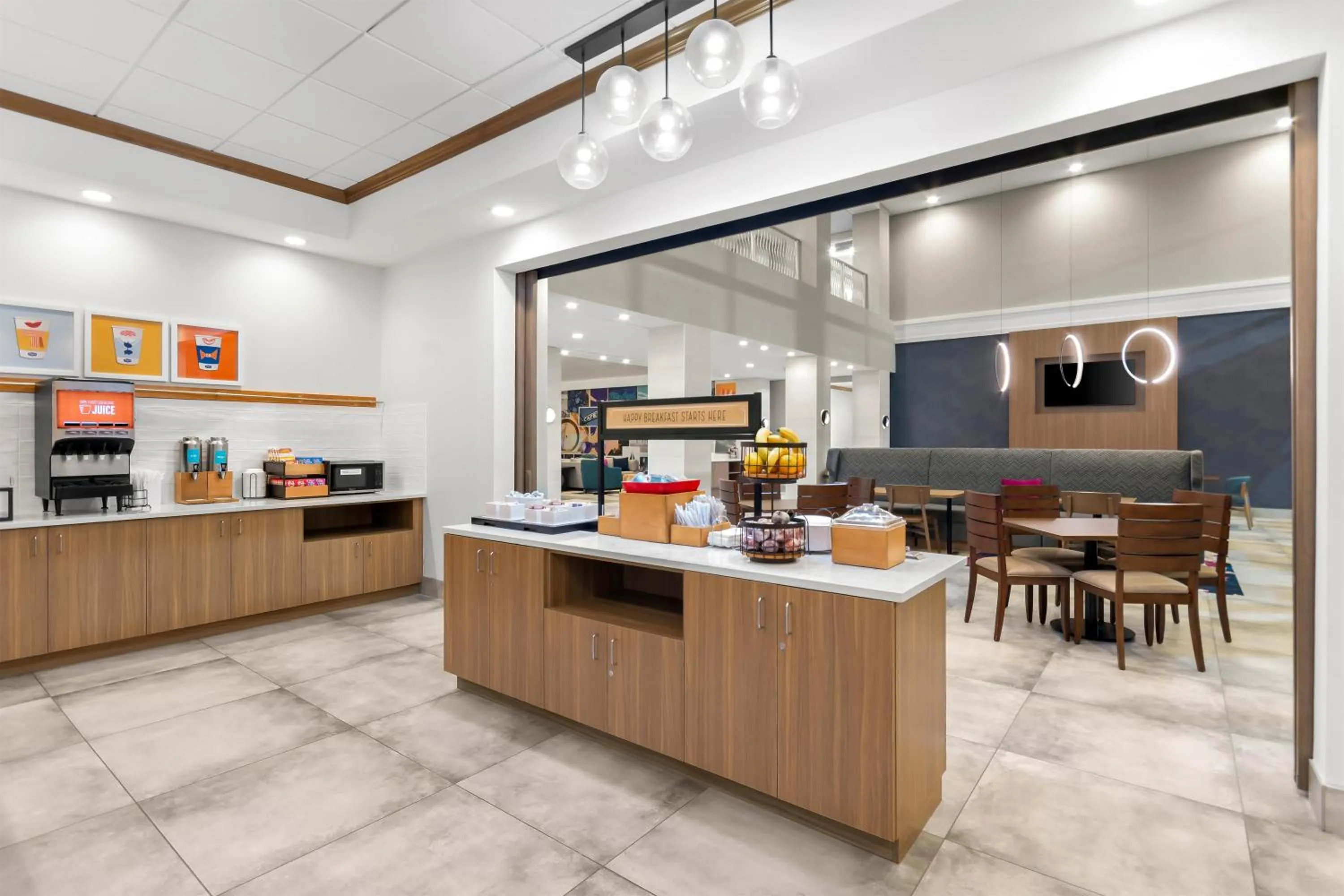 Breakfast in Hampton Inn & Suites Pensacola/I-10 Pine Forest Road