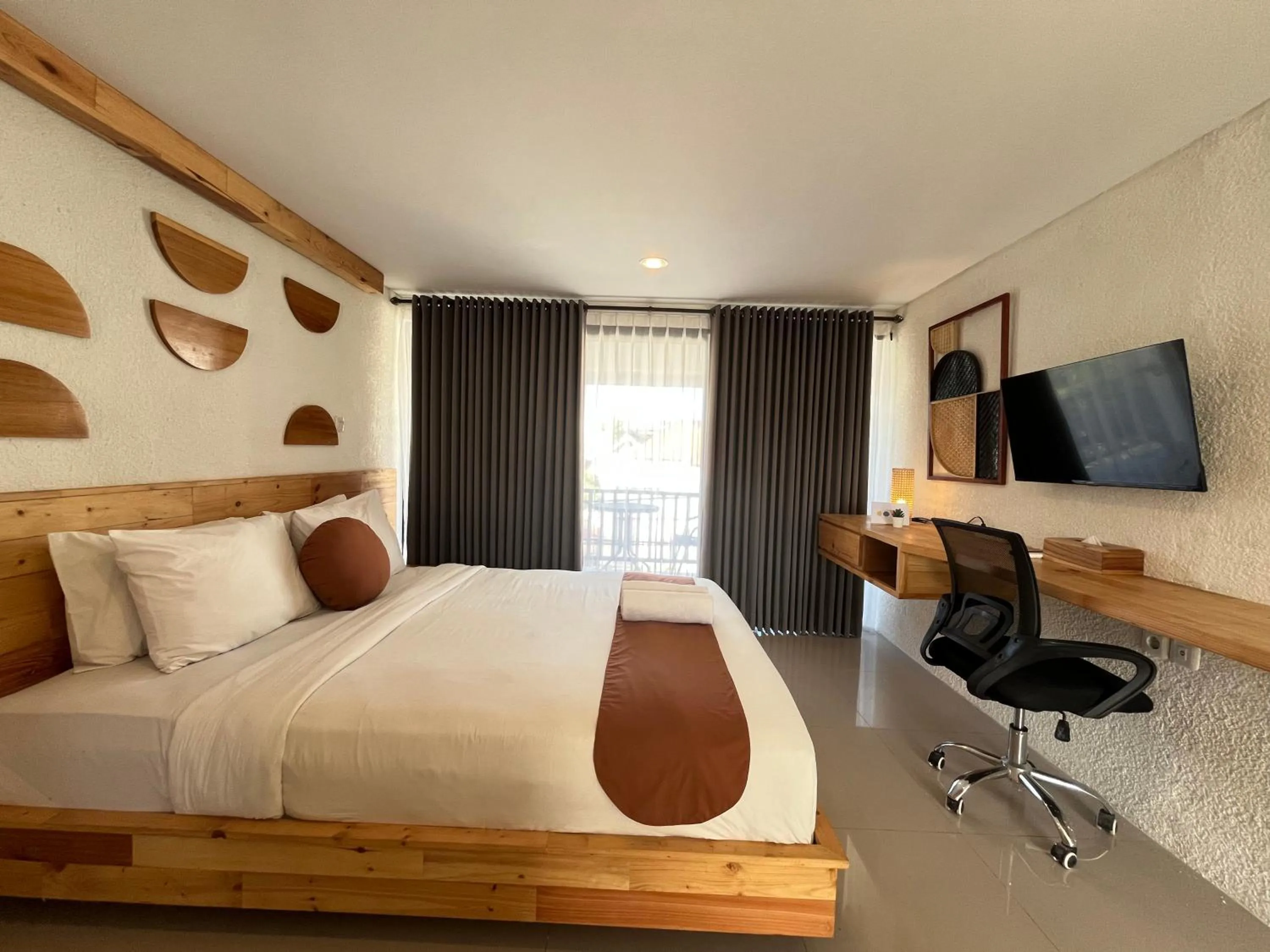 Bedroom, Bed in Cove Wong Village