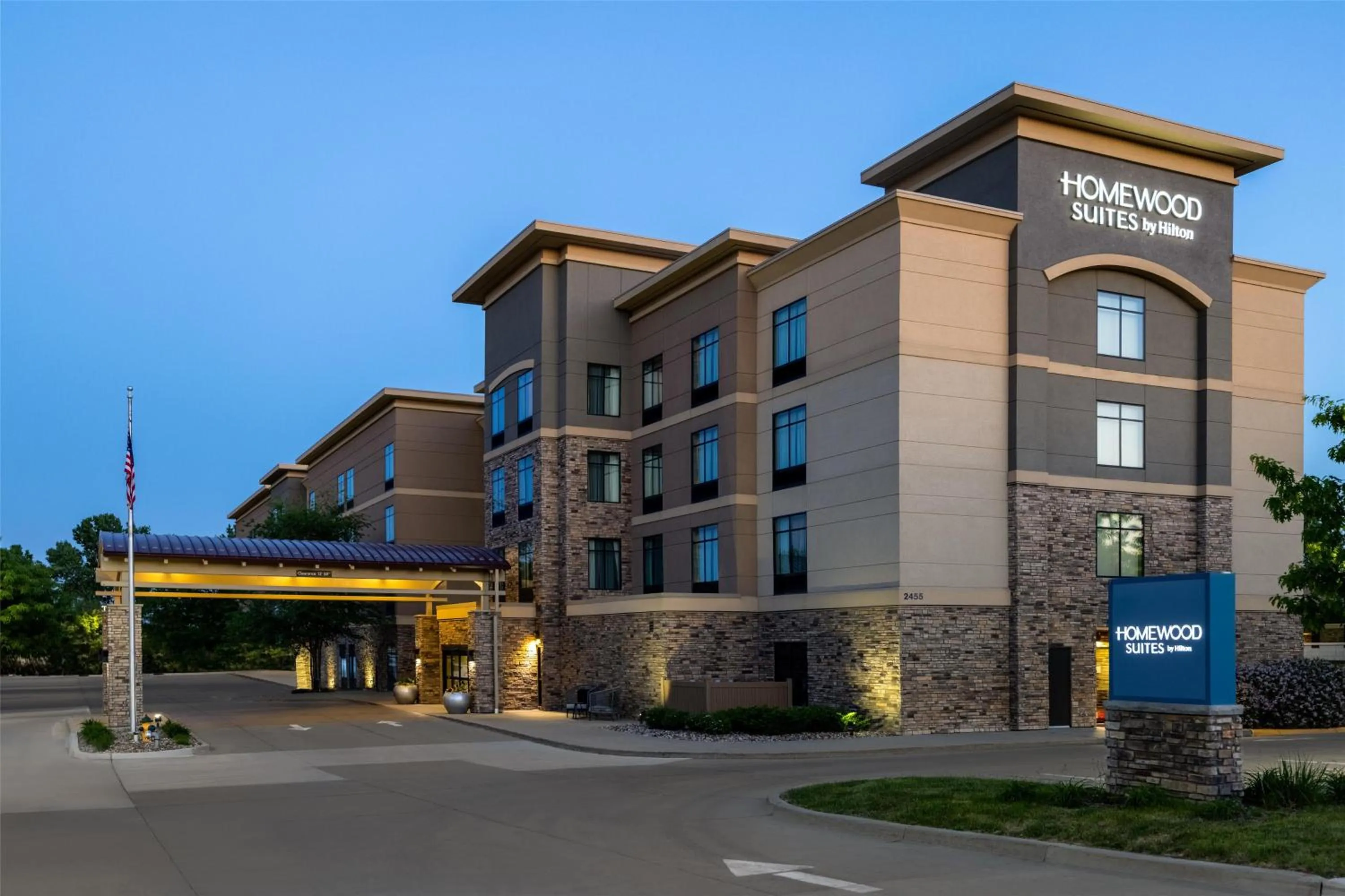 Property building in Homewood Suites by Hilton Ankeny