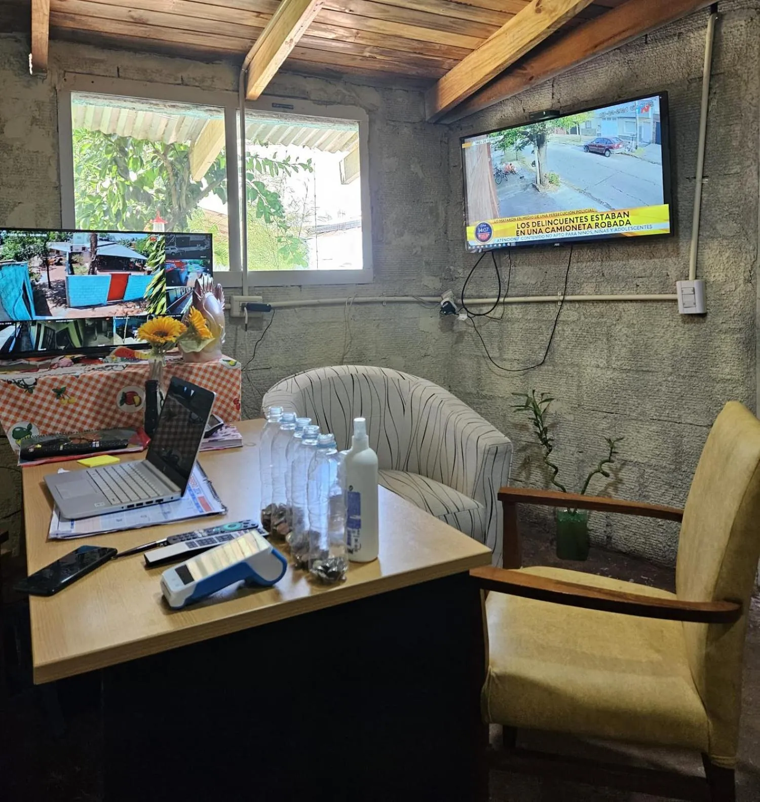 Lobby or reception in peixes apart