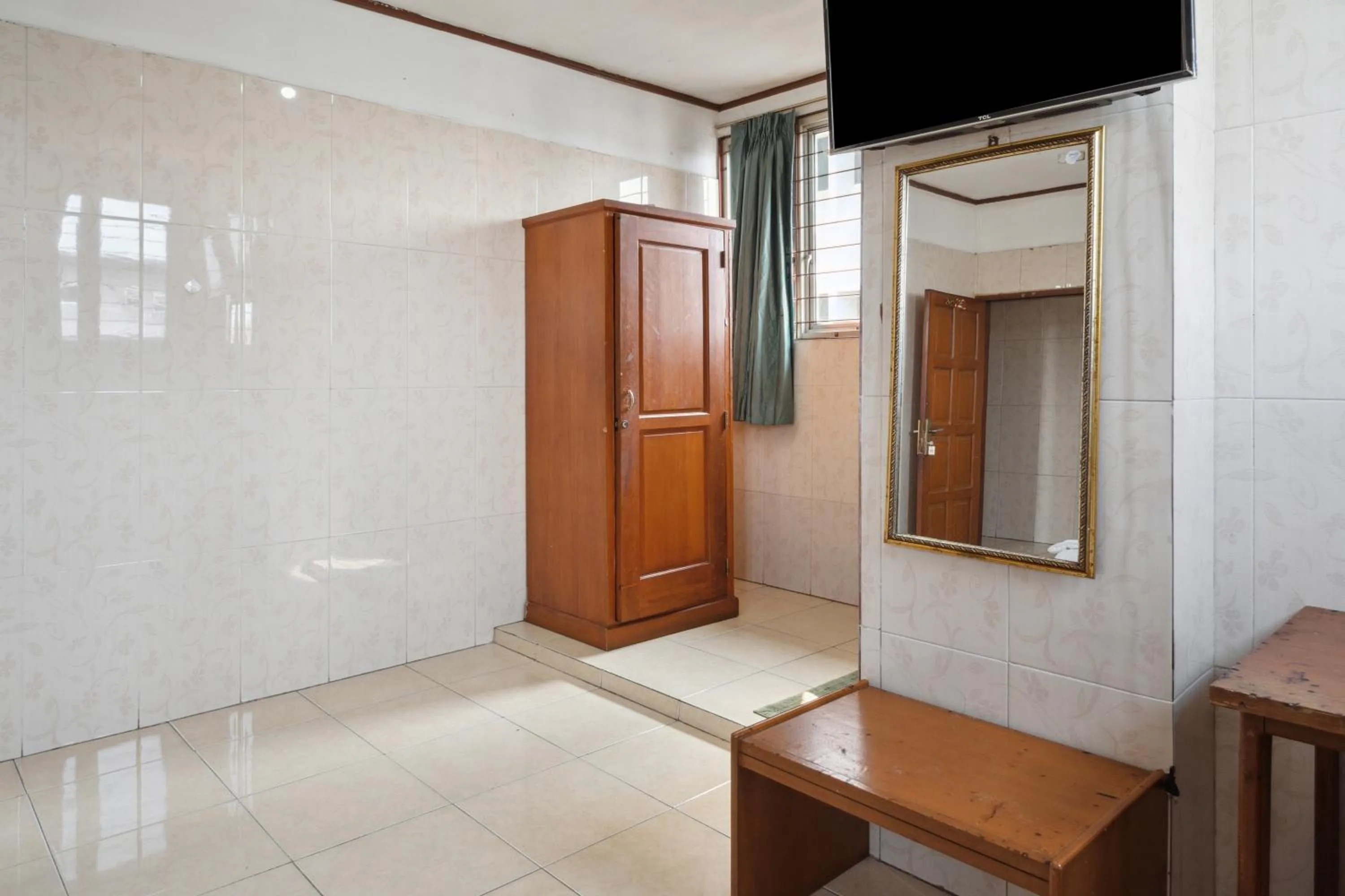 wardrobe in Wisma Rumka