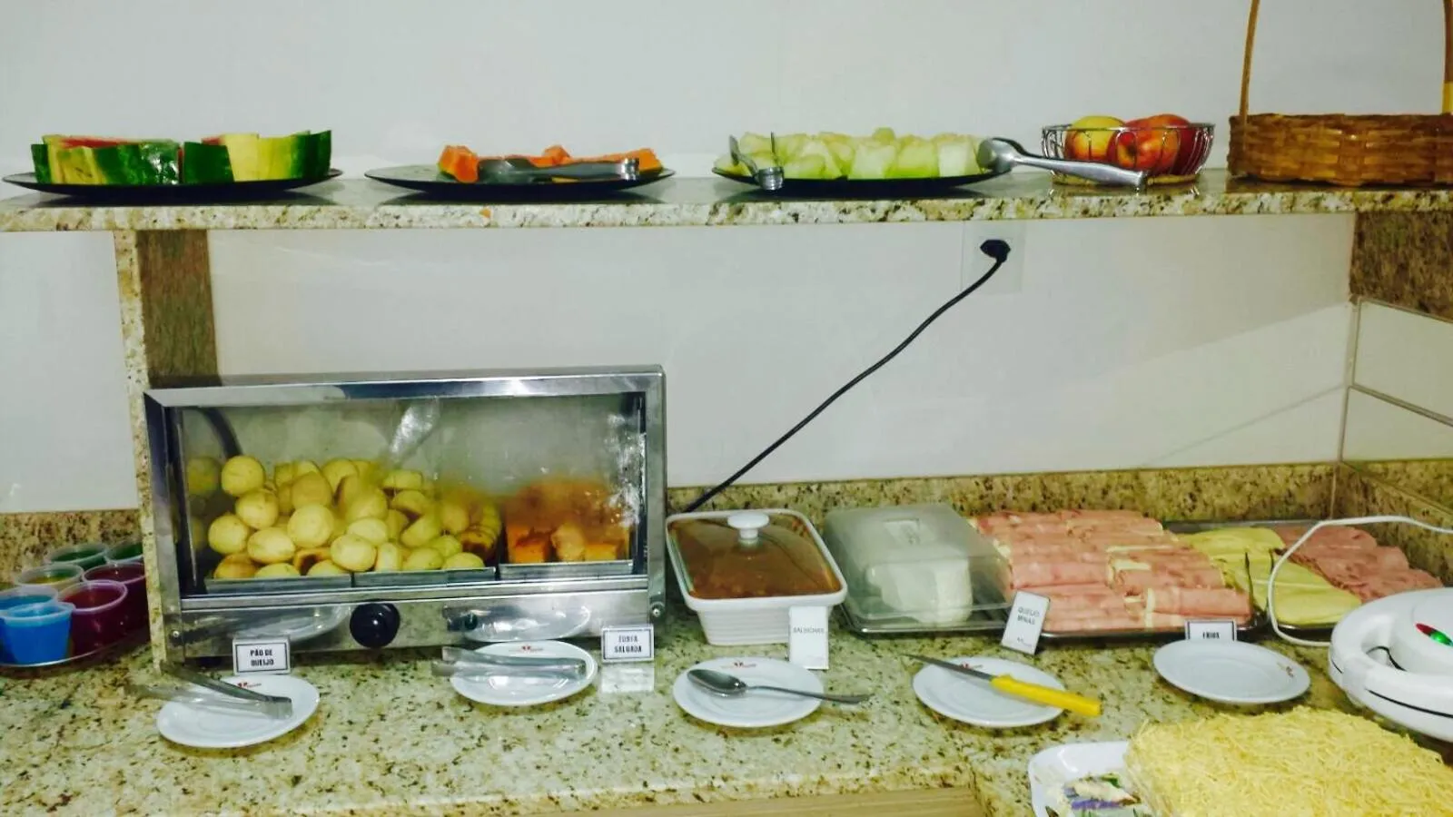Food and drinks in Hotel Tadini