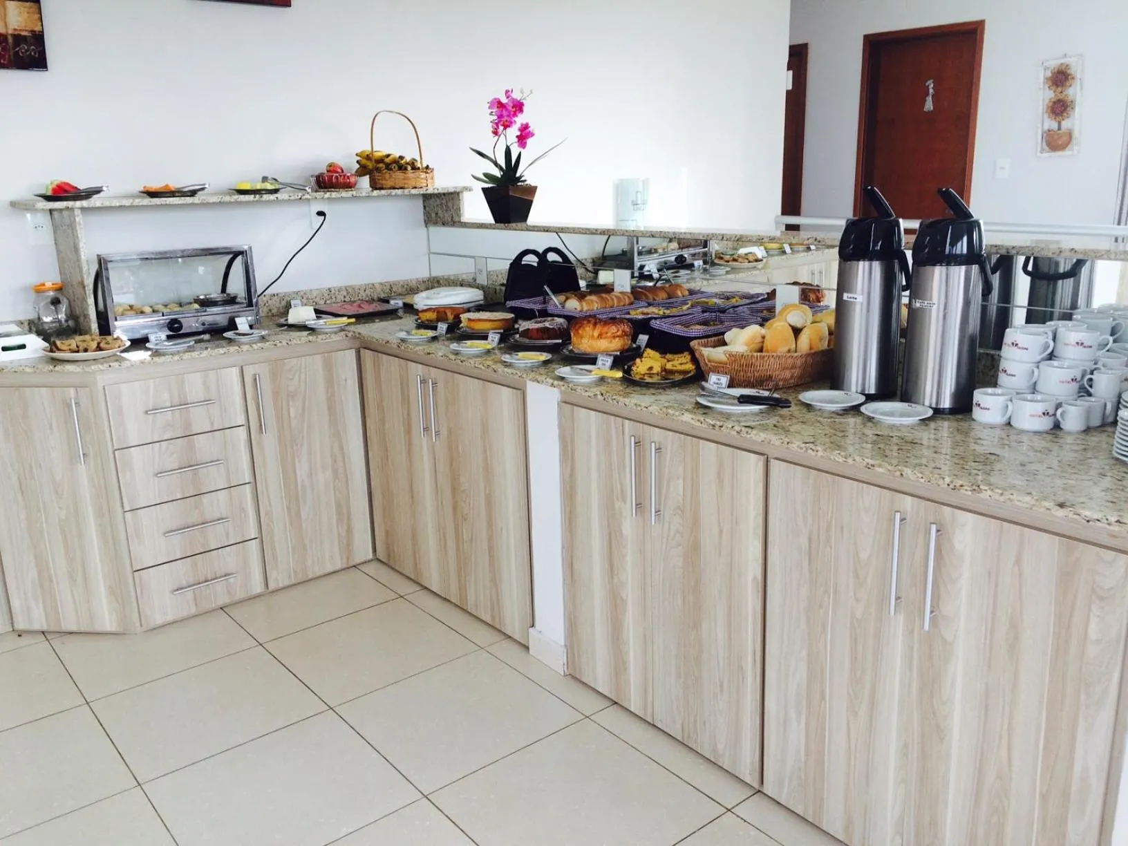 Food in Hotel Tadini