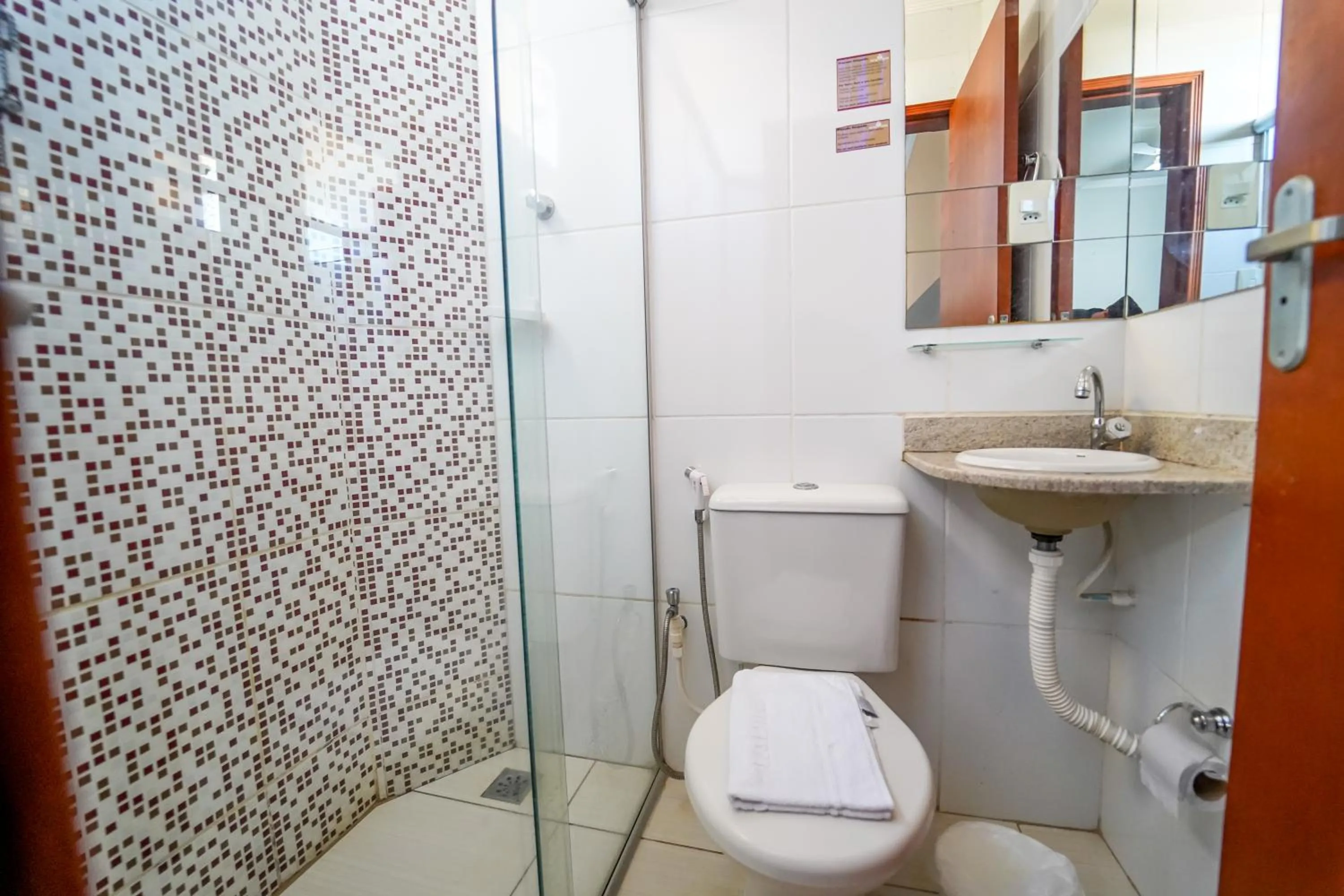 Toilet in Hotel Tadini