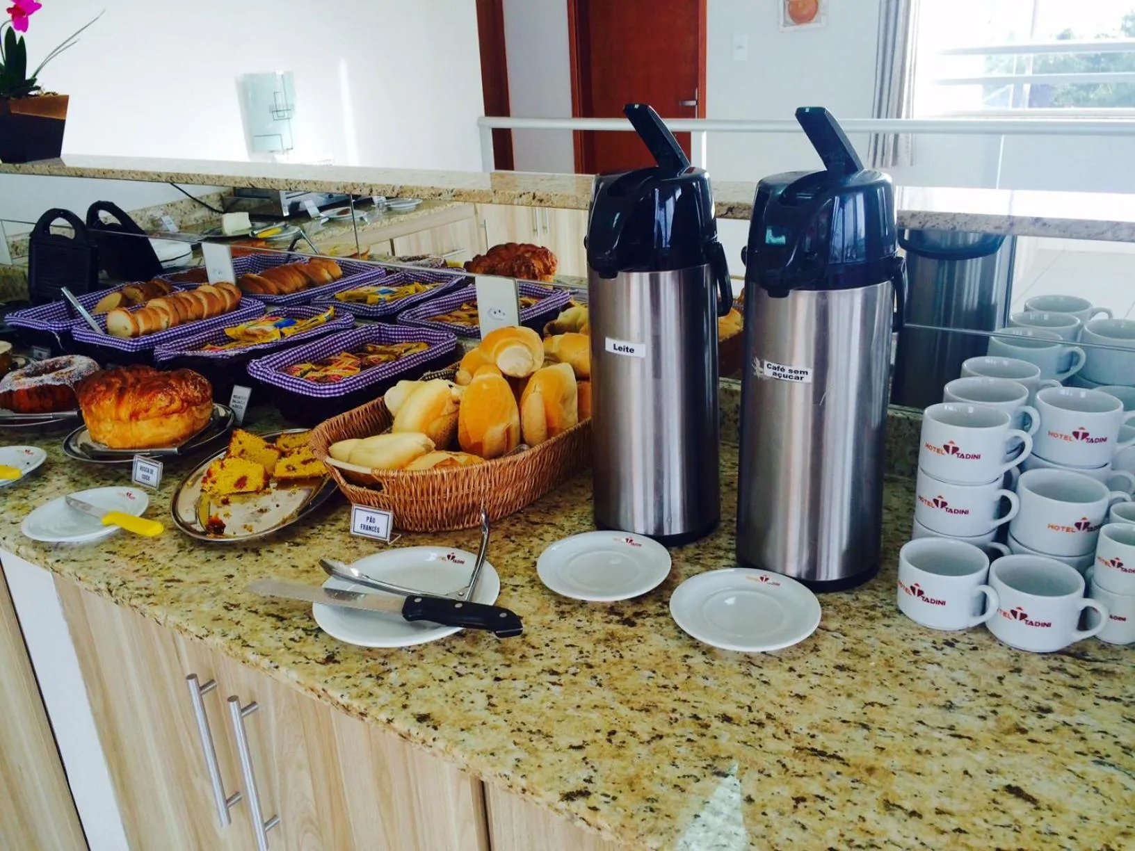 Food and drinks in Hotel Tadini