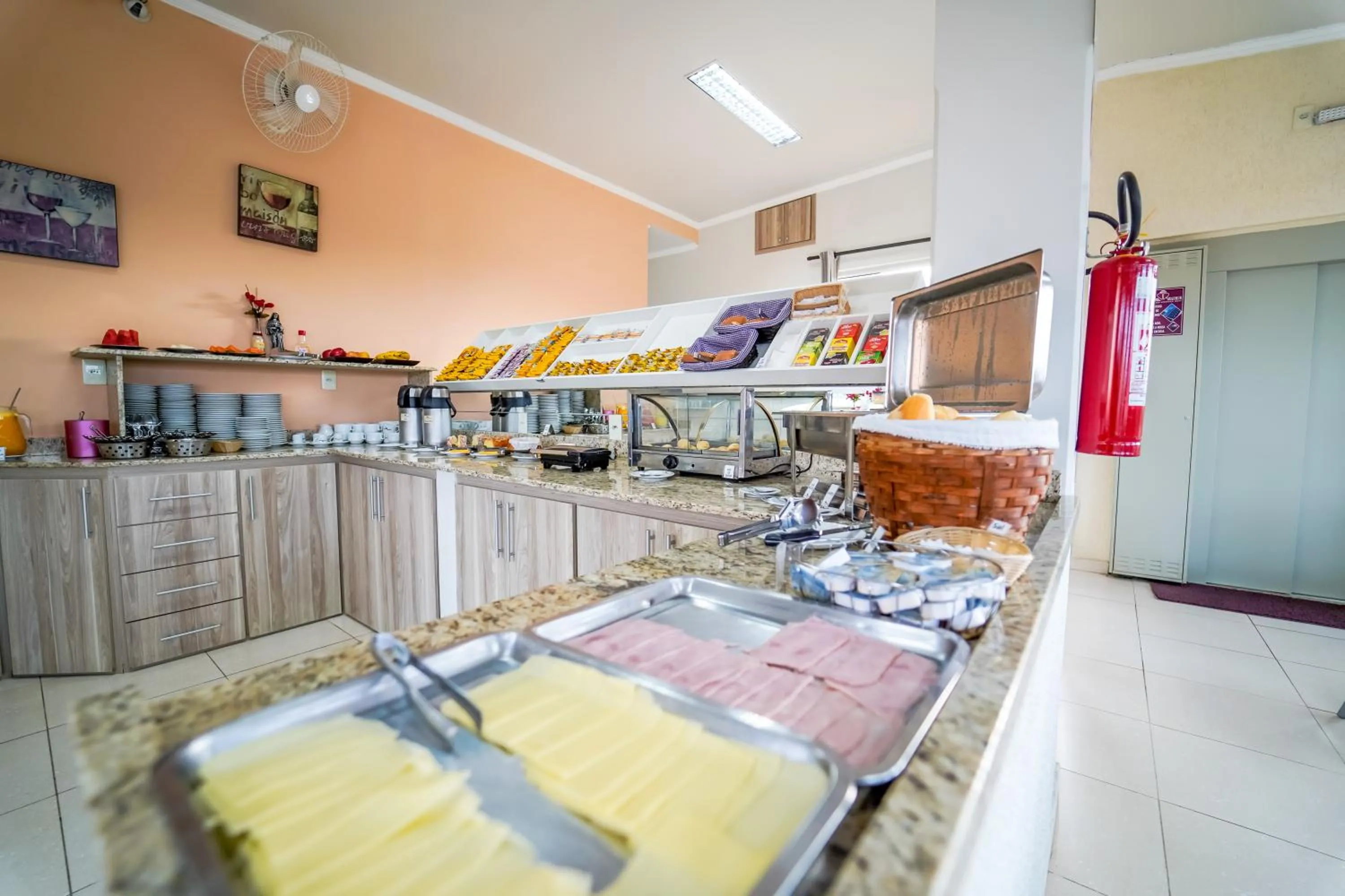Breakfast, Bed in Hotel Tadini