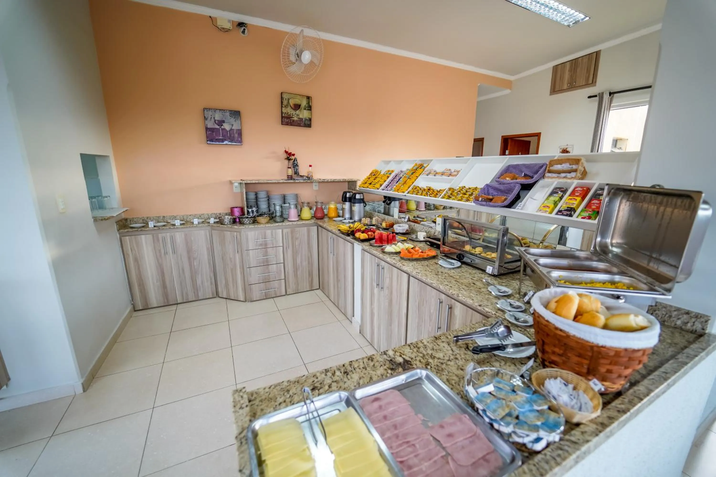 Food and drinks in Hotel Tadini