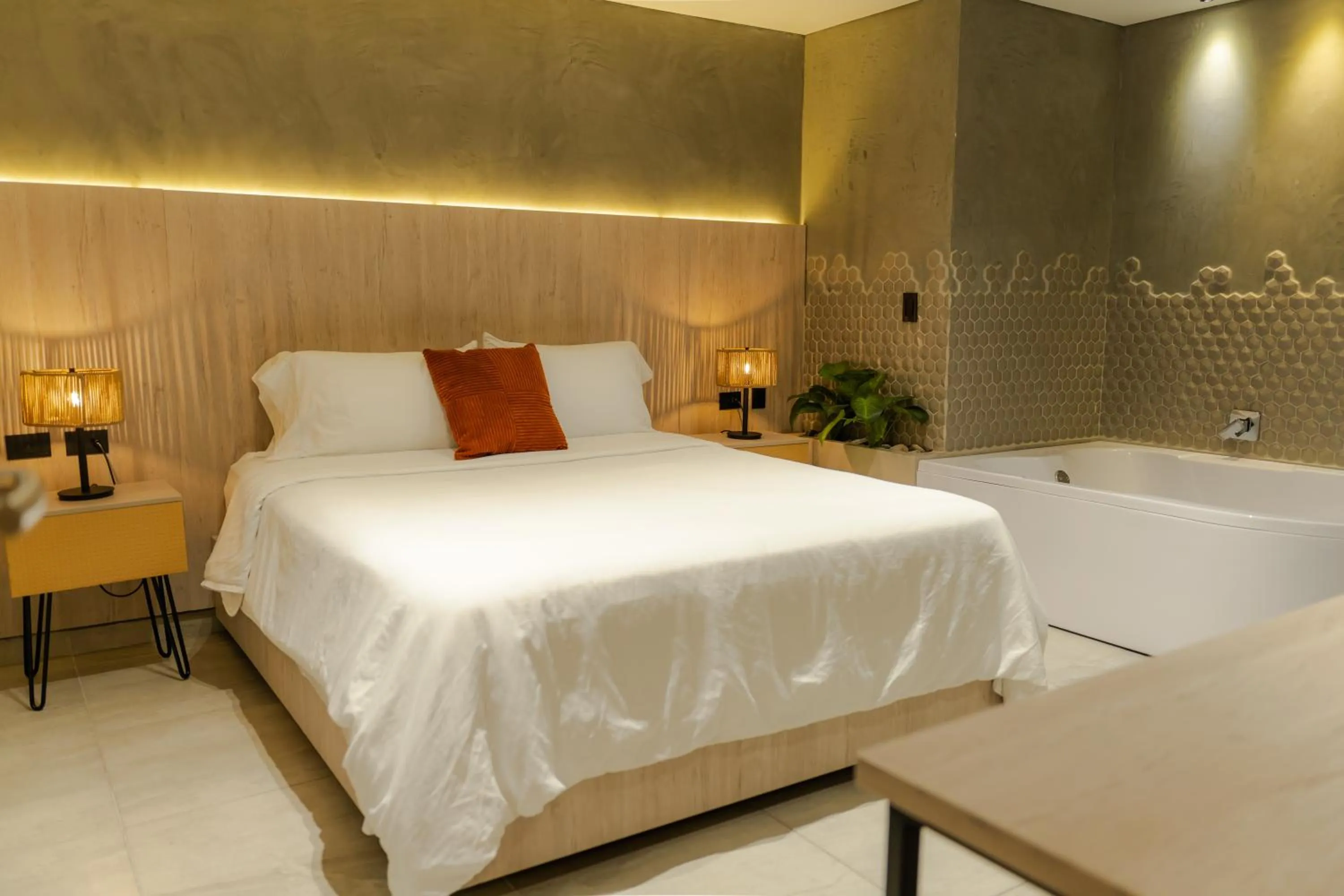 Staff, Bed in Sonata 44 Hotel Laureles