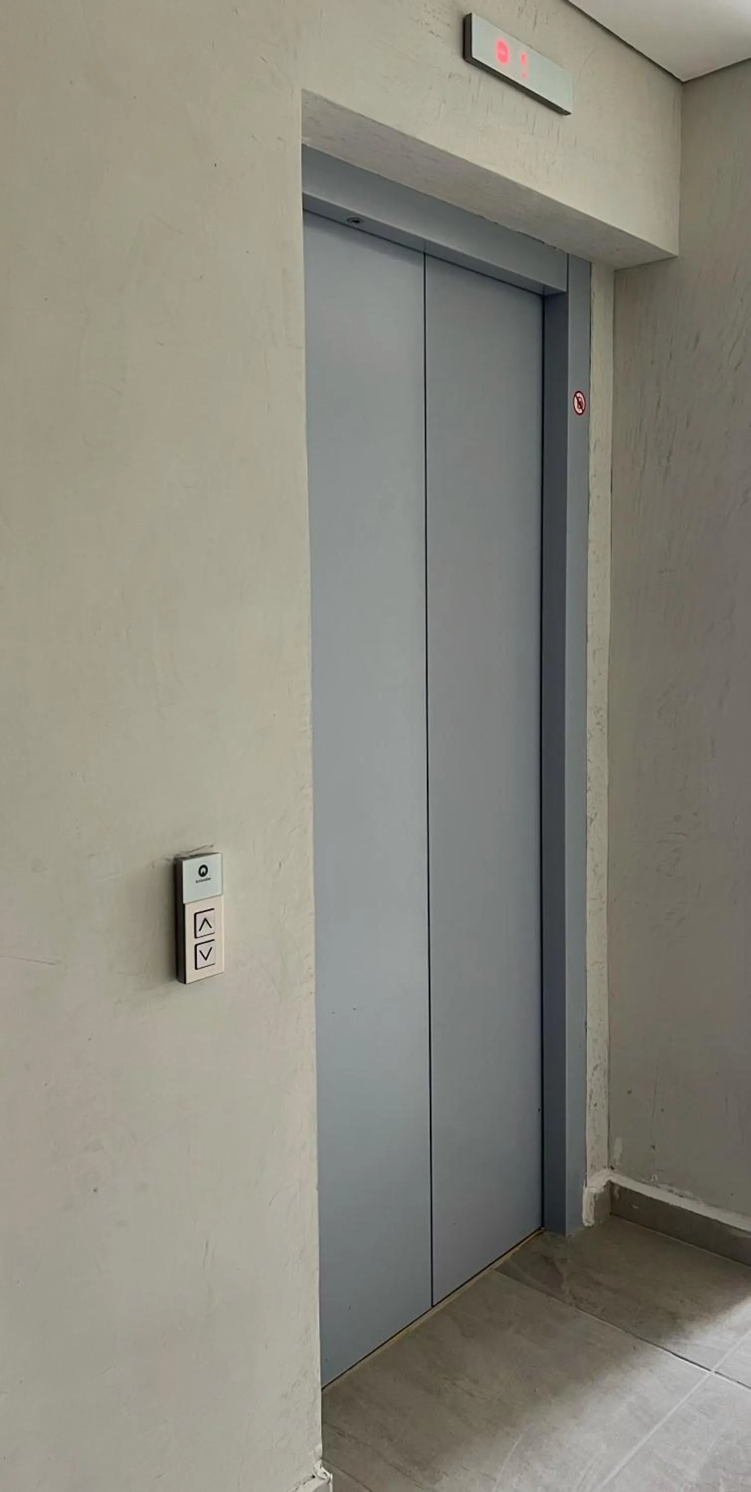 elevator in Sonata 44 Hotel Laureles