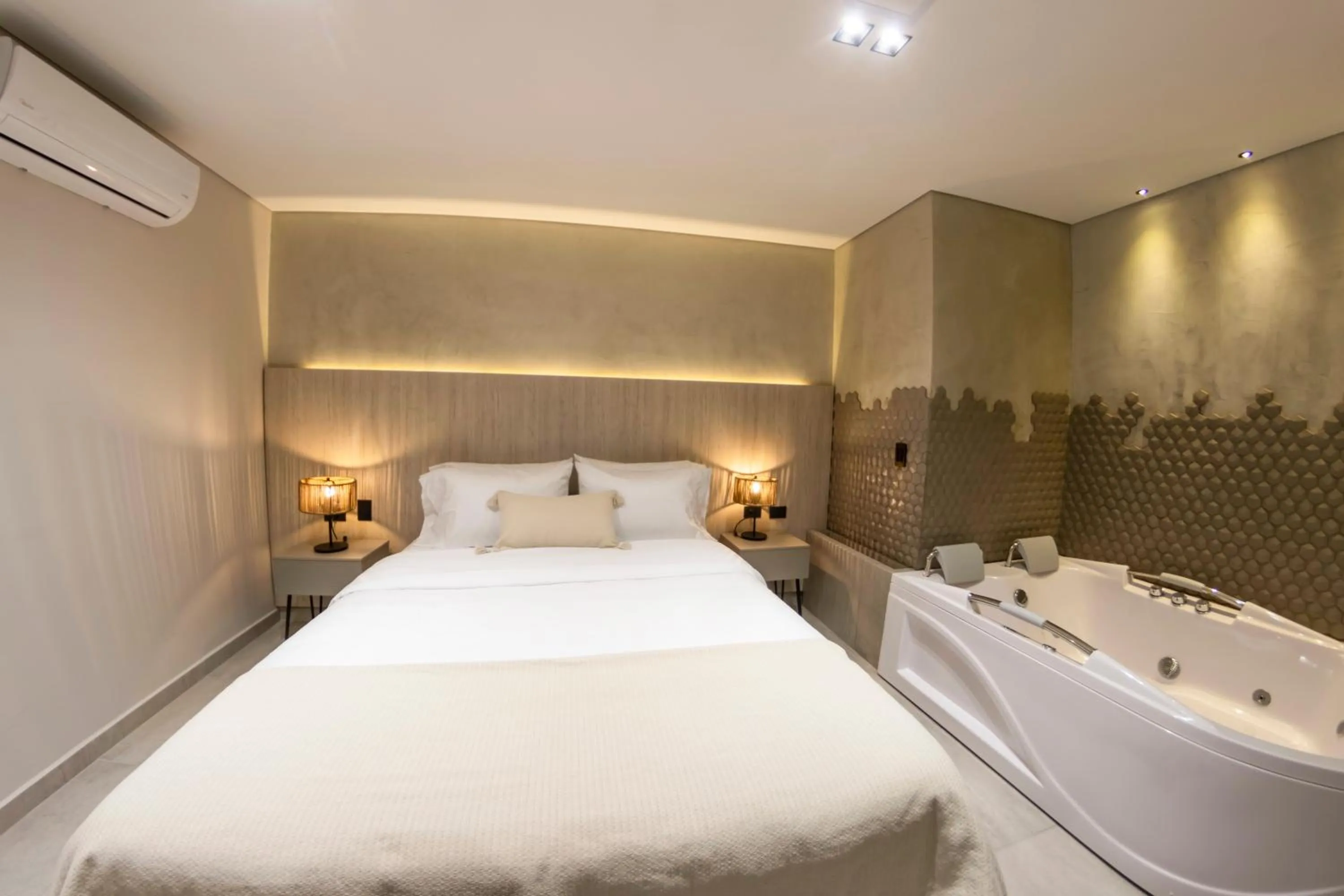 Bed in Sonata 44 Hotel Laureles