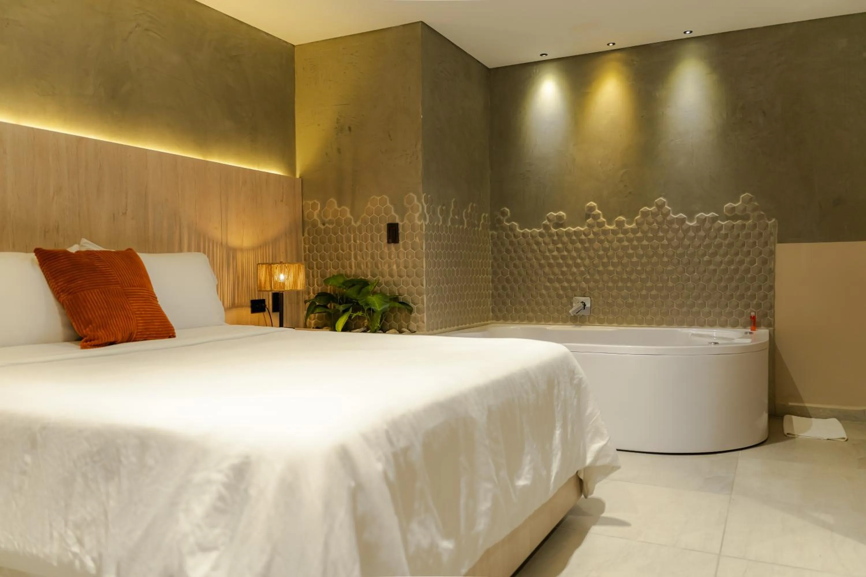 Guests, Bed in Sonata 44 Hotel Laureles