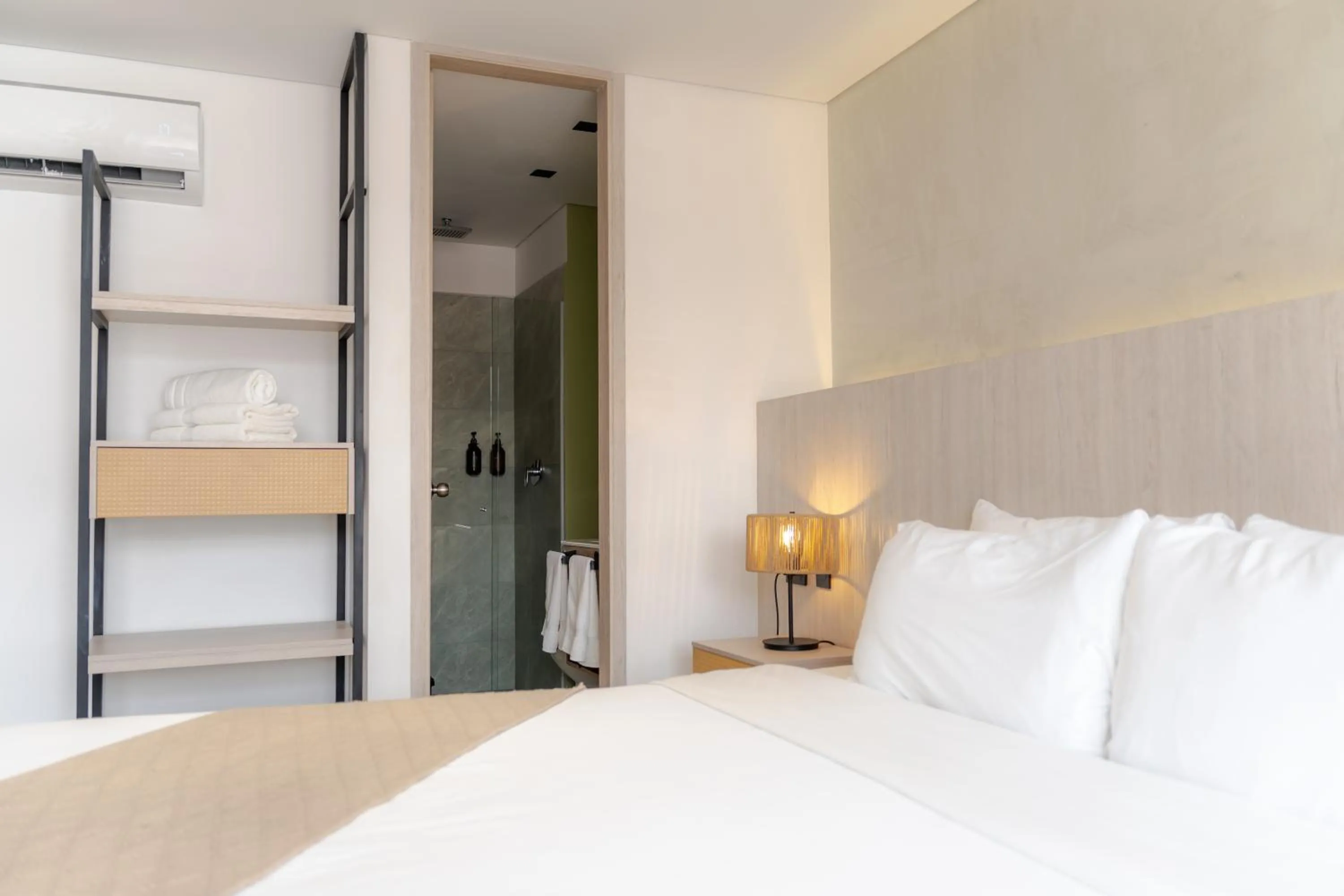 Photo of the whole room, Bed in Sonata 44 Hotel Laureles