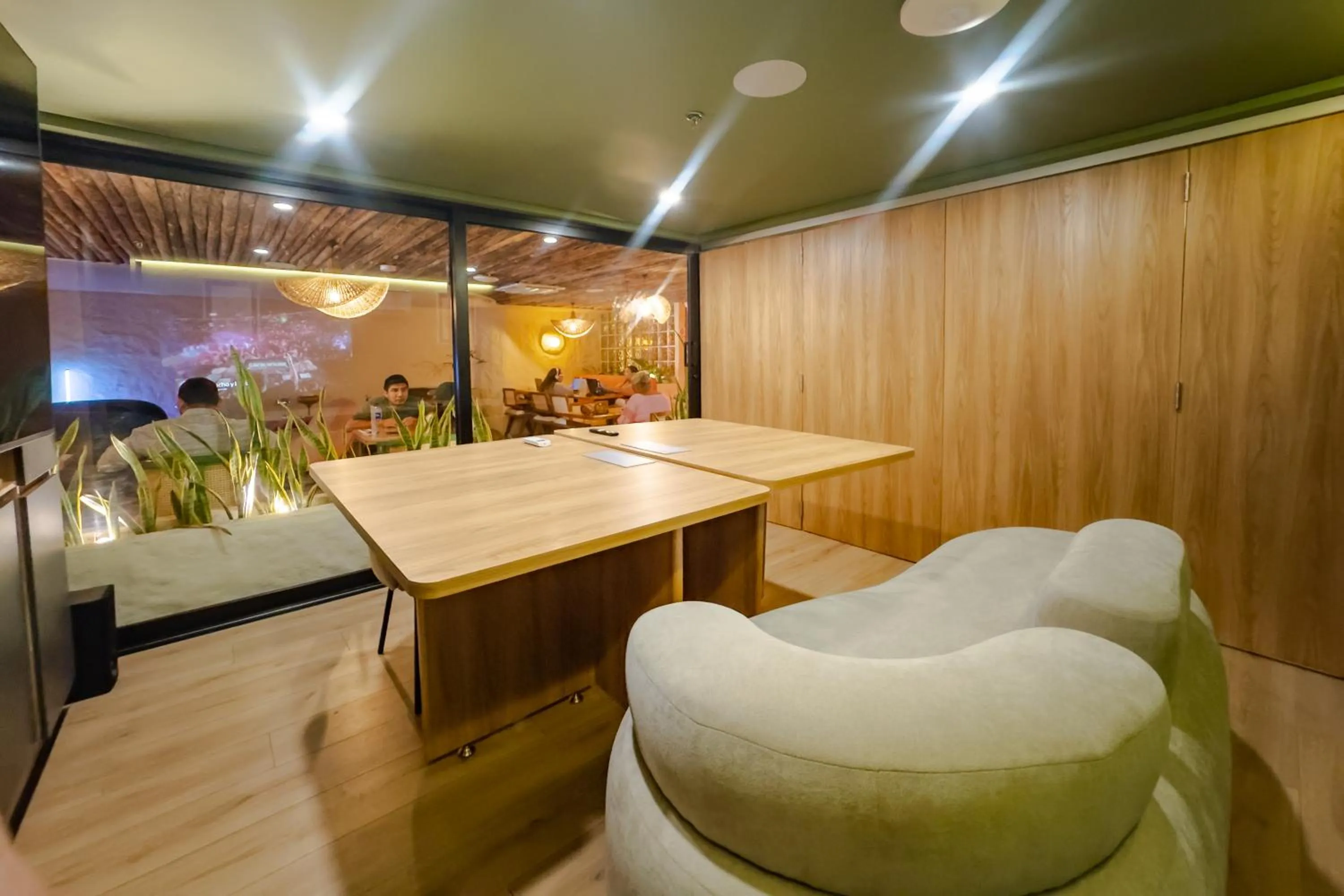 Seating area in Sonata 44 Hotel Laureles