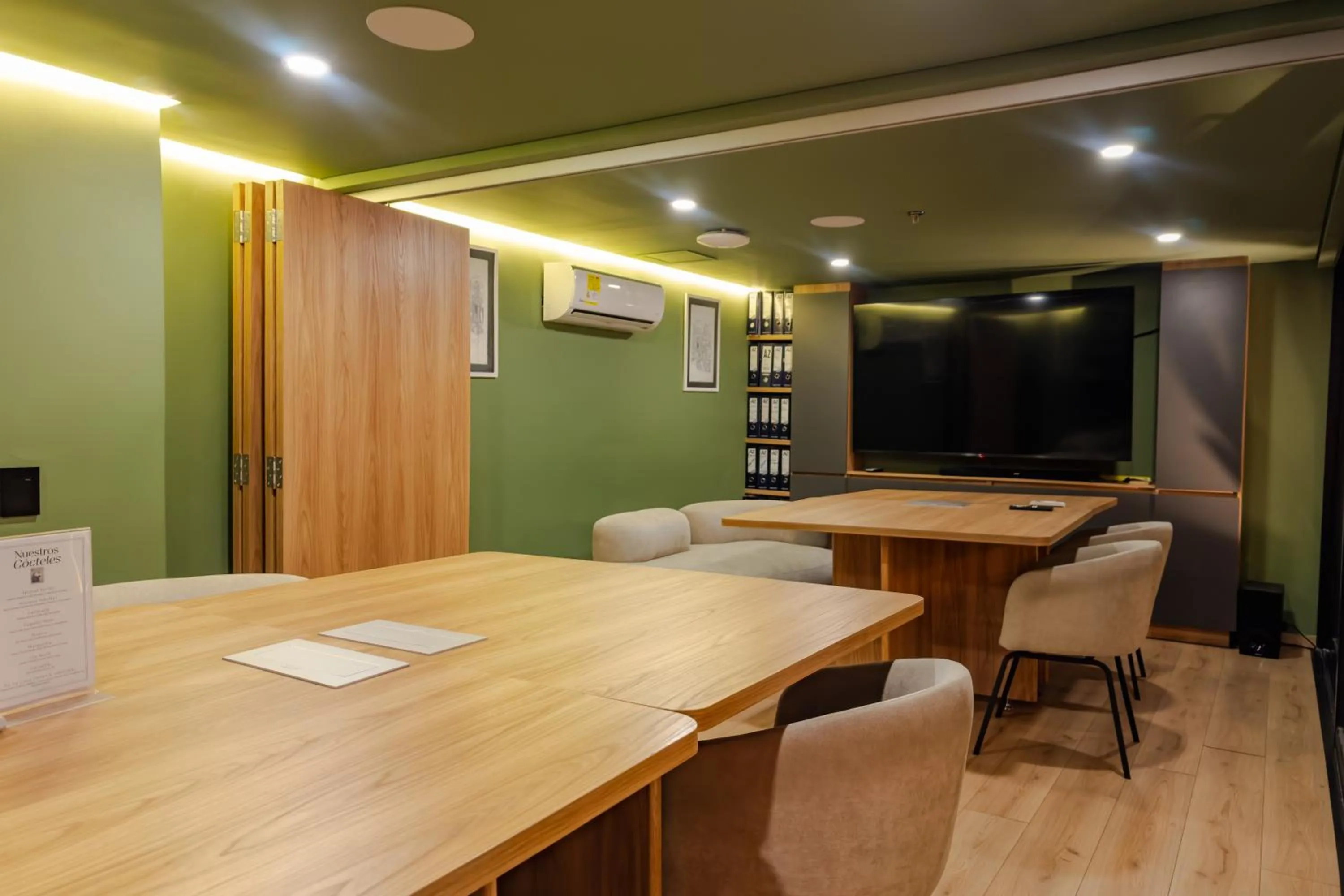 Seating area in Sonata 44 Hotel Laureles