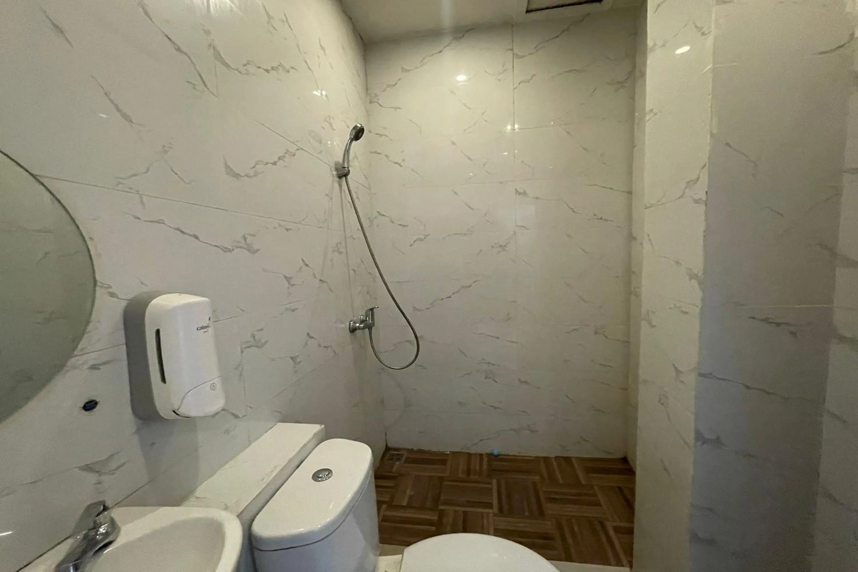 Bathroom in Residence 8