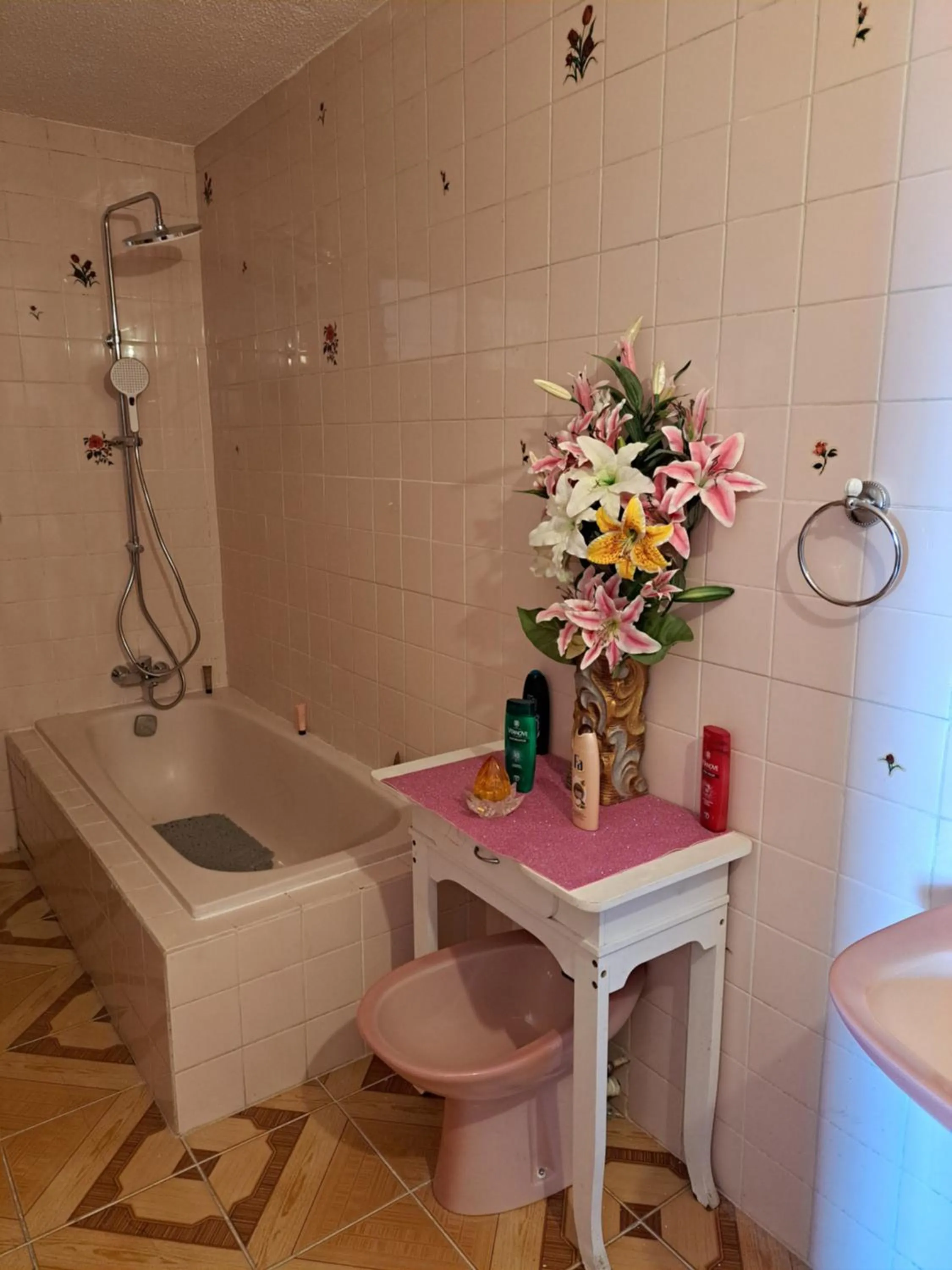 Bathroom in KANALU BEACH APPATEMENT